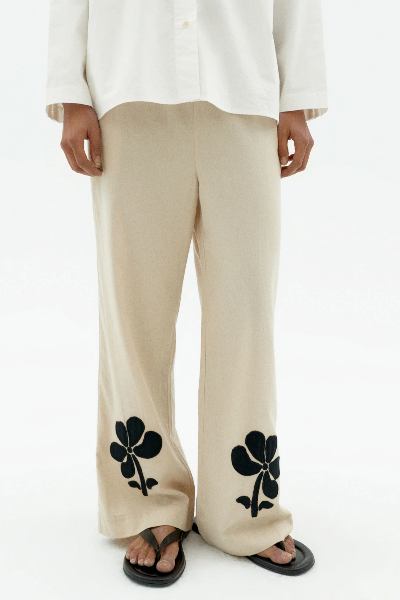 Thinking mu Damen vegan Hose Relaxed Patched Brigitte Ecru