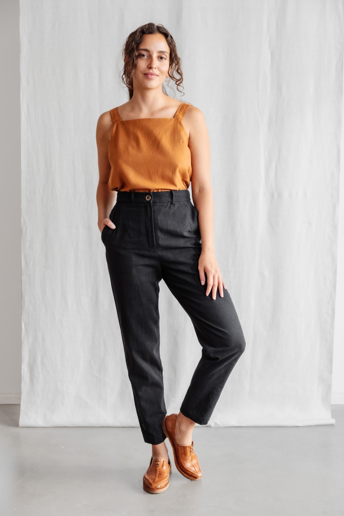 Jyoti Fair Works Damen vegan Hose Suhrut Schwarz