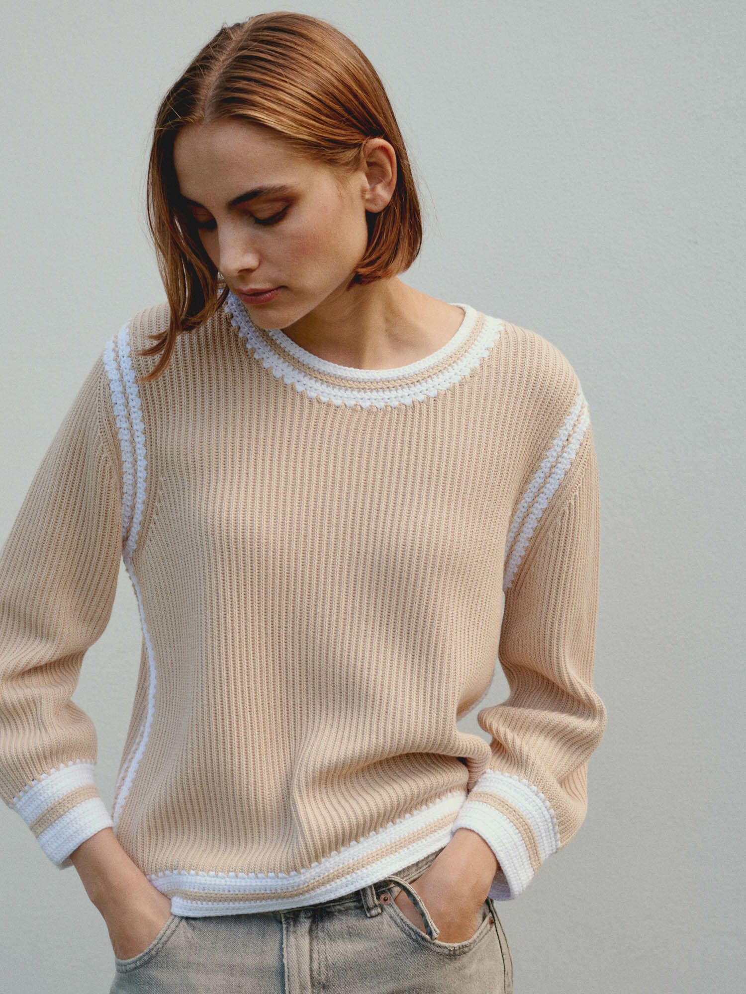 REPEAT cashmere Katoenen trui met contrasterende handgehaakte details