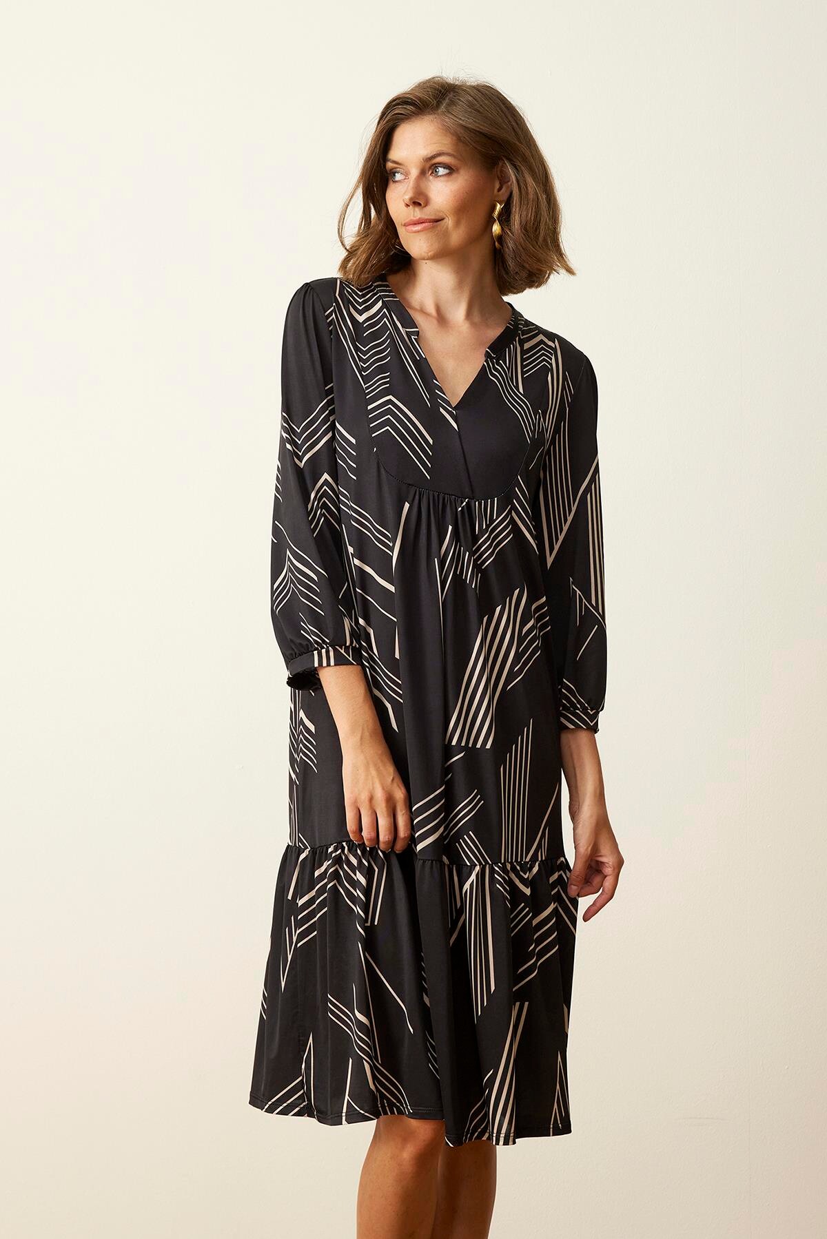 IN FRONT ANISIA DRESS 16007 999 (Black 999)