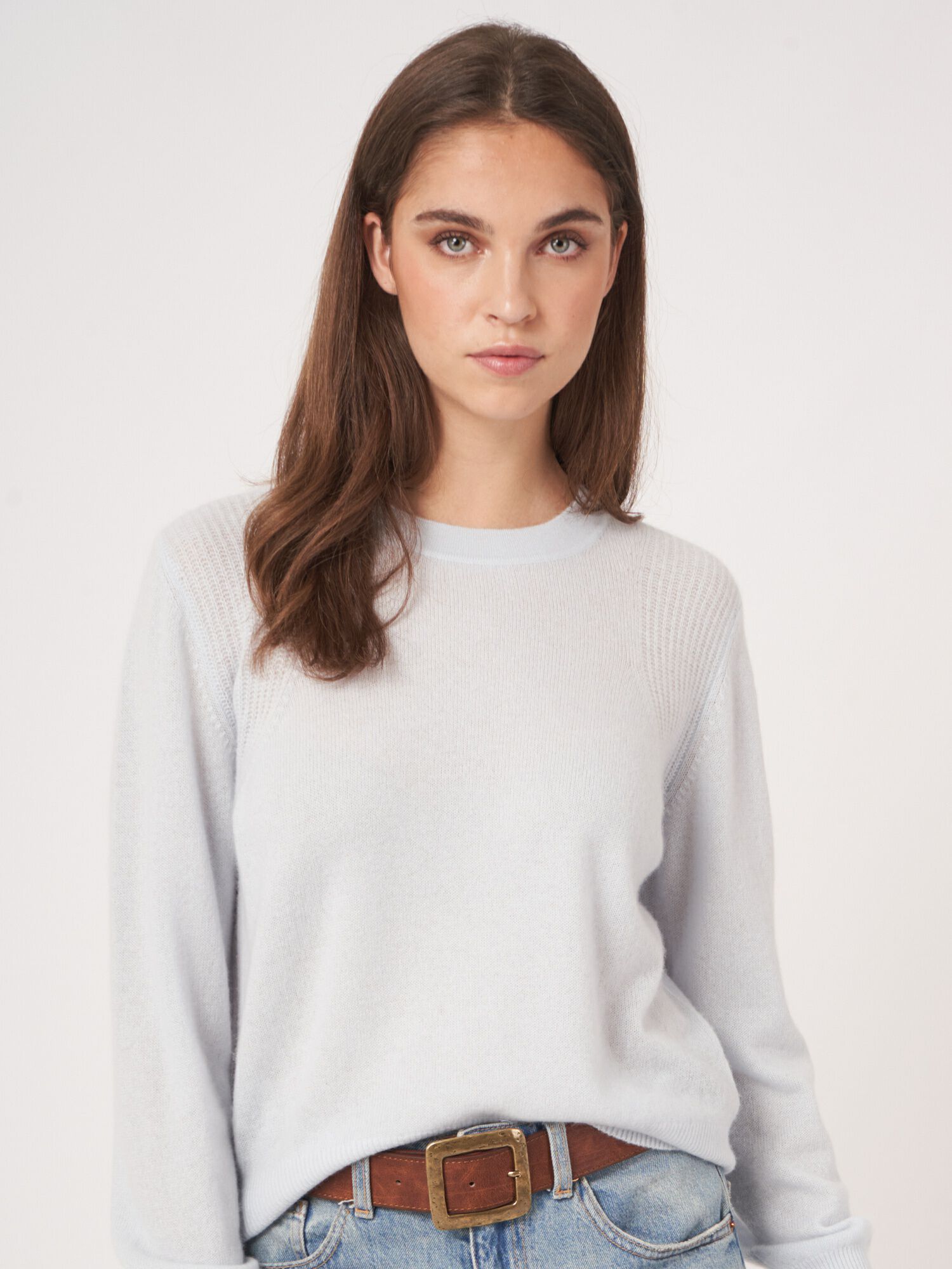 REPEAT cashmere Ronde hals cashmere trui met schouderdetail