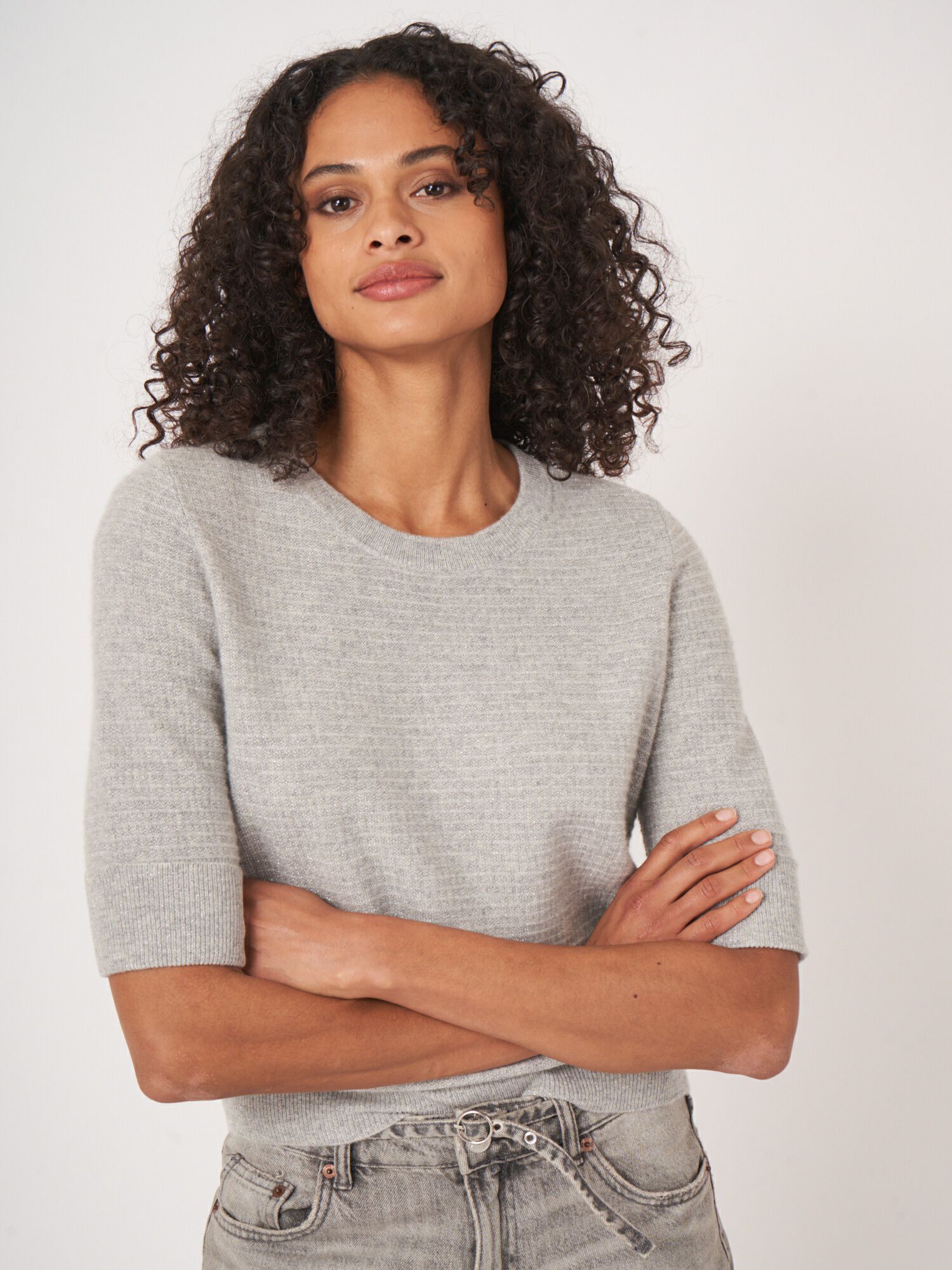 REPEAT cashmere Getextureerde cashmere trui met korte mouwen en lurex