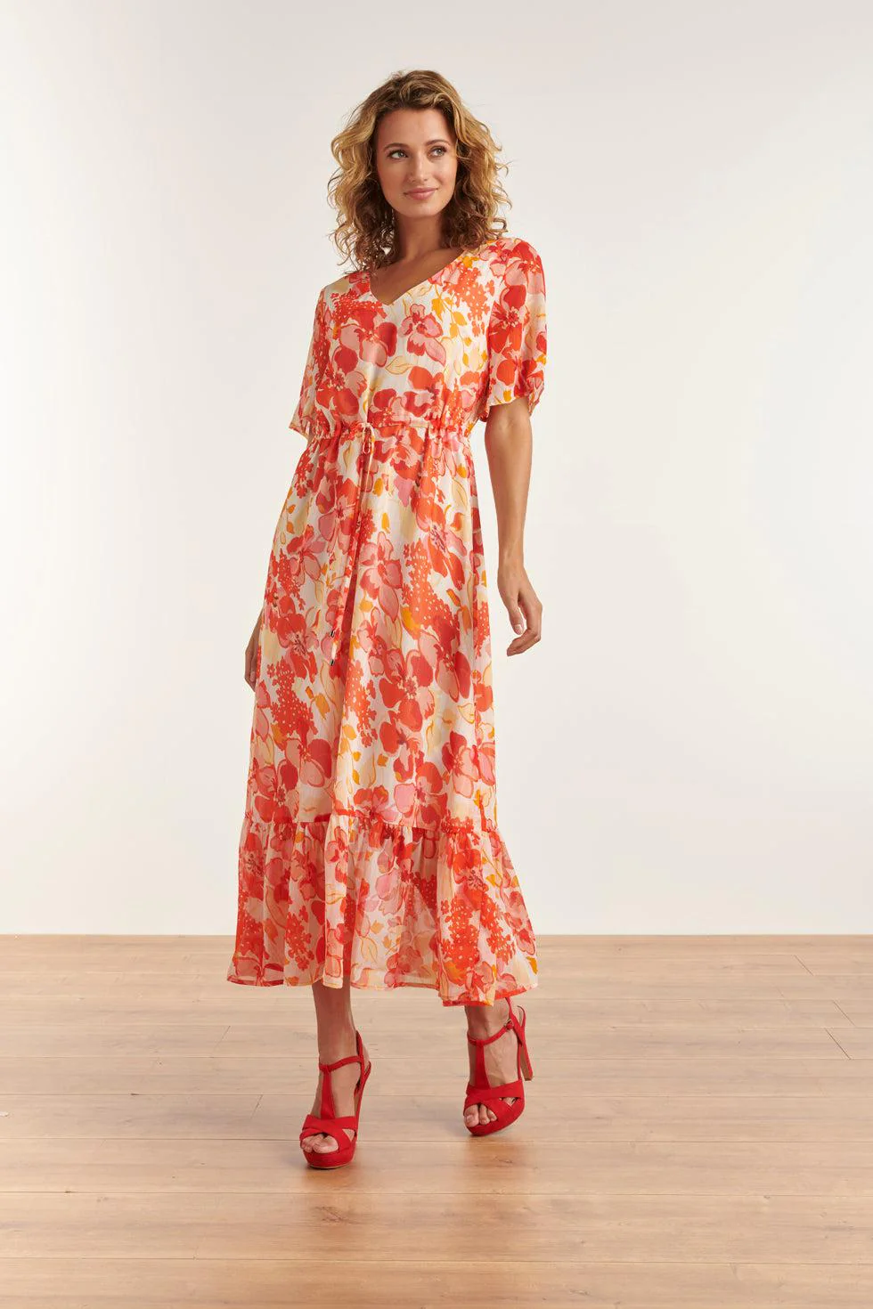 Smashed Lemon 23300 maxi chiffon zomerjurk met bloemenprint |