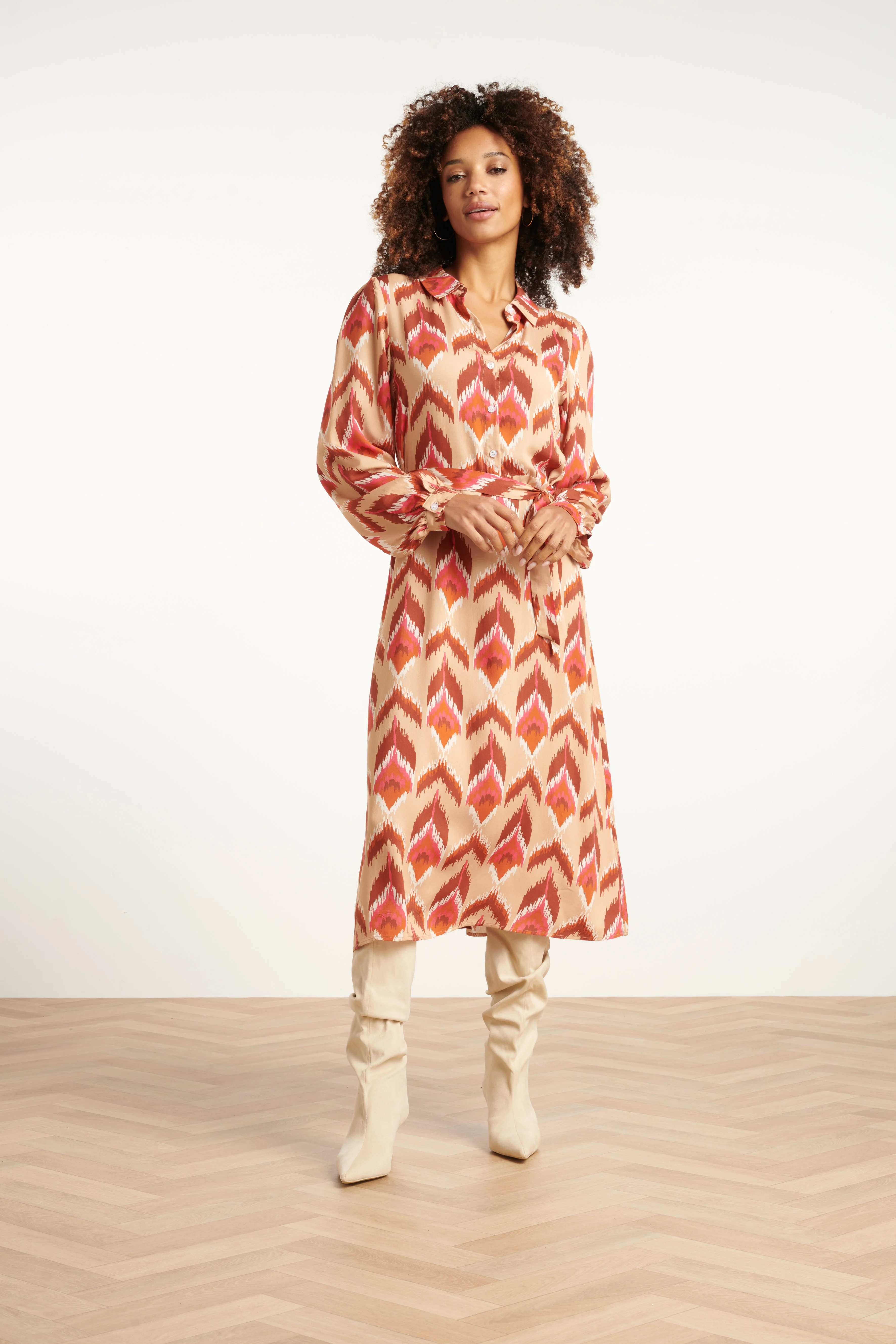 Smashed Lemon Aztec midi jurk in warmroze en camel |