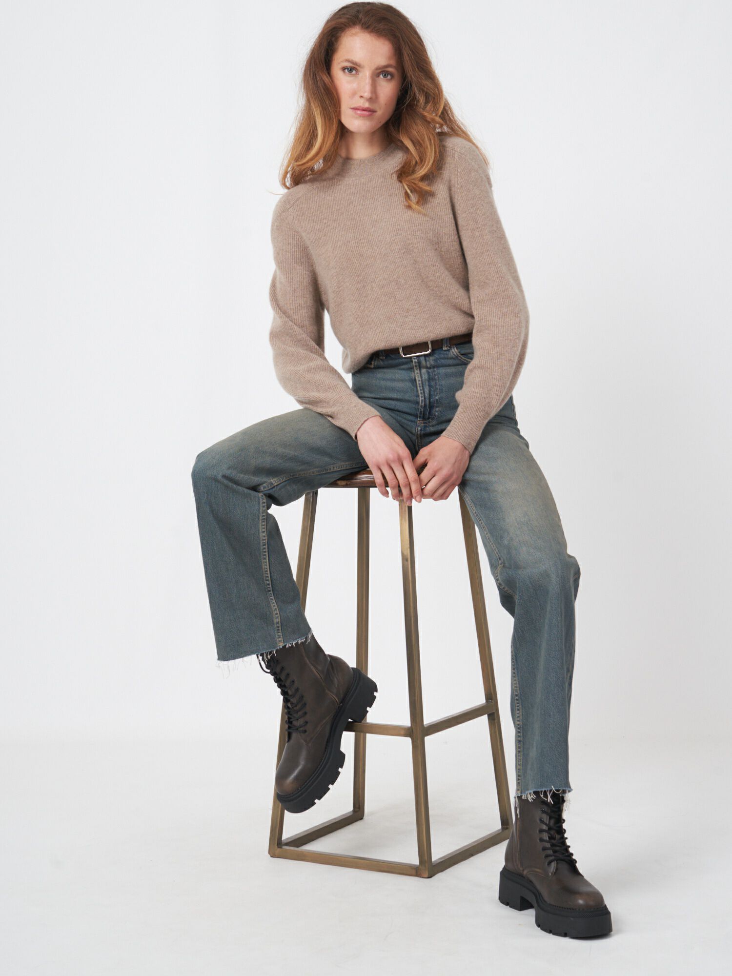 REPEAT cashmere Fijn ribgebreide cashmere sweater