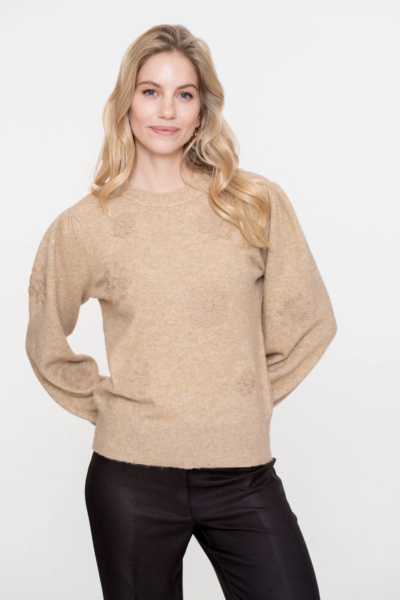 Geisha 54571-29 720 pullover flower sand