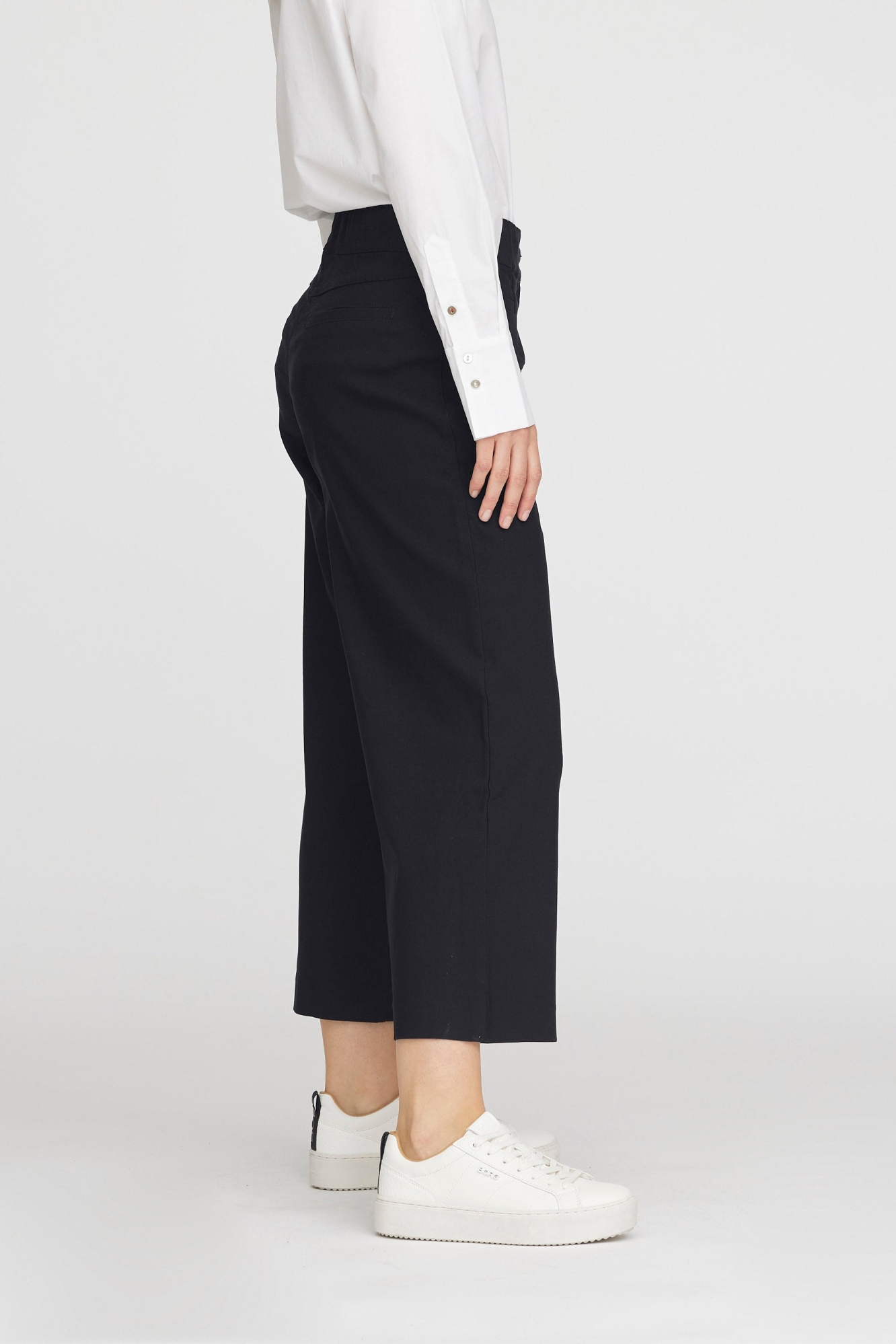 LAURIE Damen vegan Crop Pants Loose Lester Schwarz