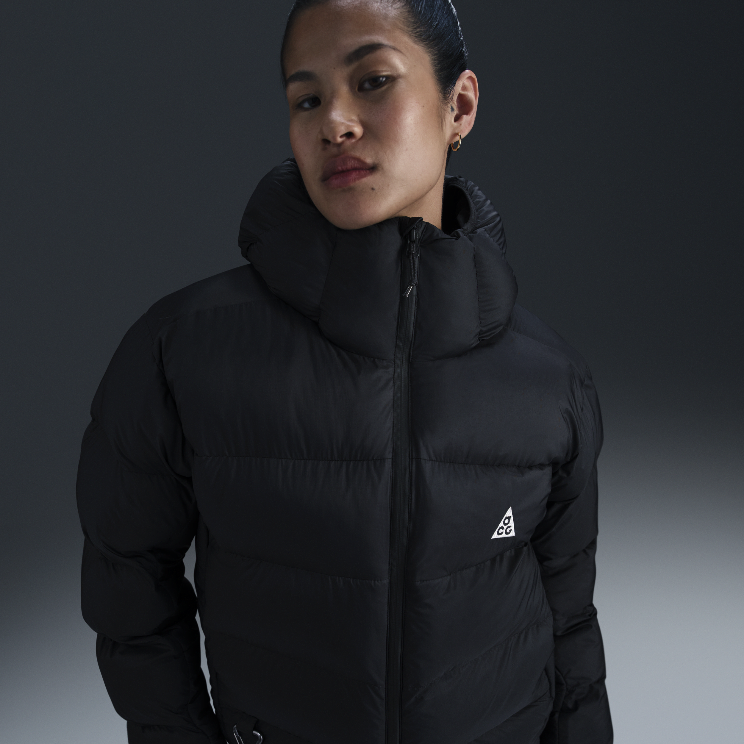 Nike ACG 'Lunar Lake' PrimaLoft Therma-FIT ADV ruimvallend damesjack met capuchon - Zwart