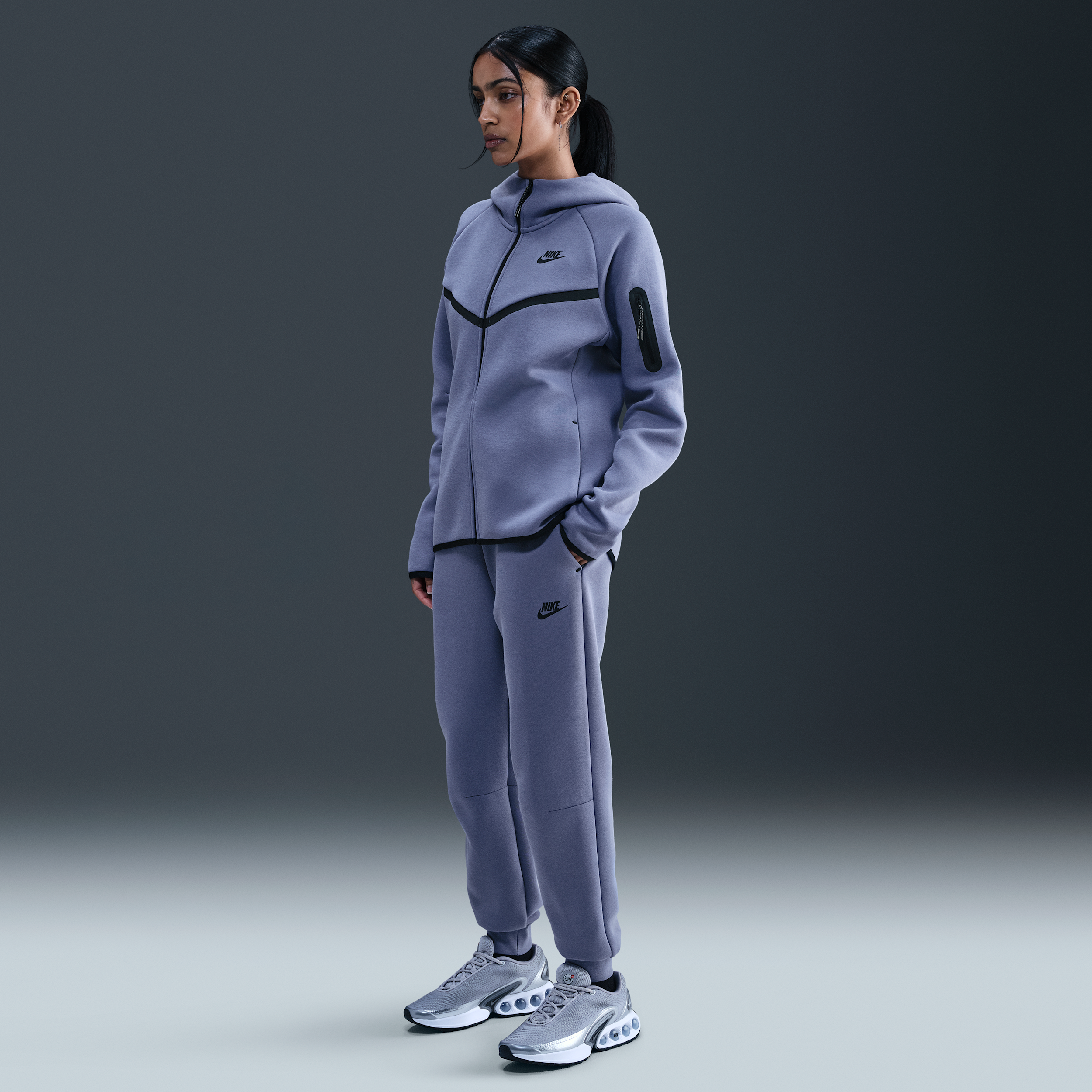 Nike Sportswear Tech Fleece joggingbroek met halfhoge taille voor dames - Blauw