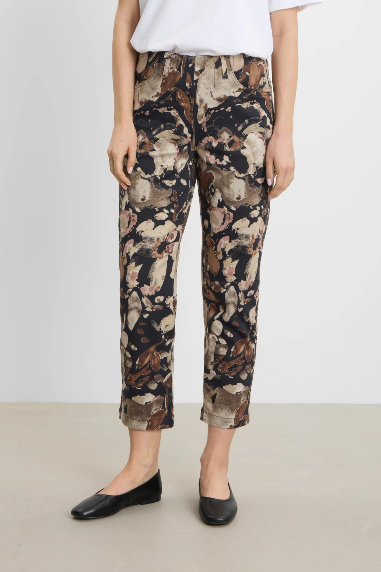 LAURIE Damen vegan Hose Cropped Patricia Pure Regular Schwarz Flower Print