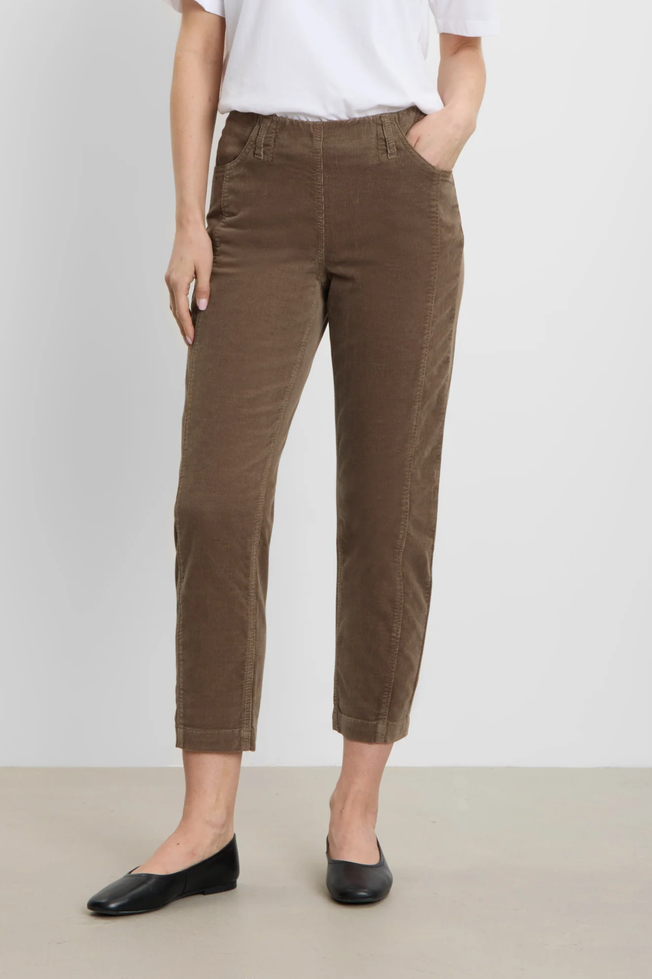 LAURIE Damen vegan Hose Corduroy Piper Pure Regular Cropped Sika Hellbraun
