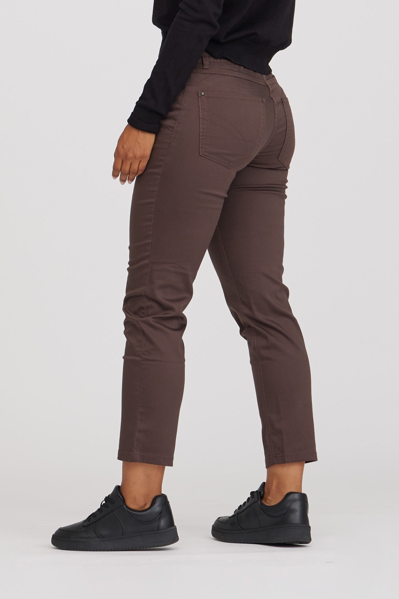 LAURIE Damen vegan Hose Hannah Regular Extra Short LÃ¤nge Braun