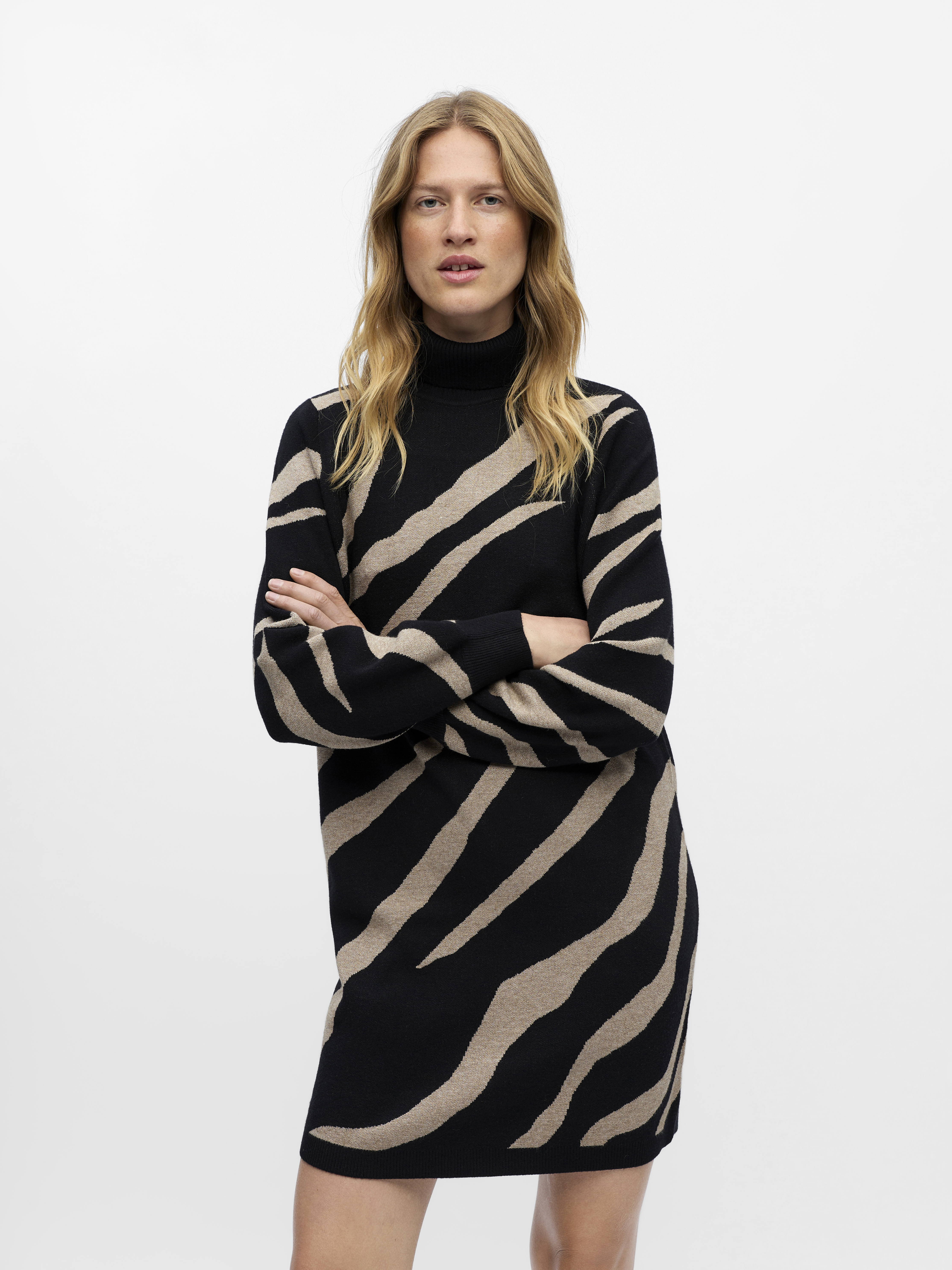 Object Objray l/s knit rollneck dress aop
