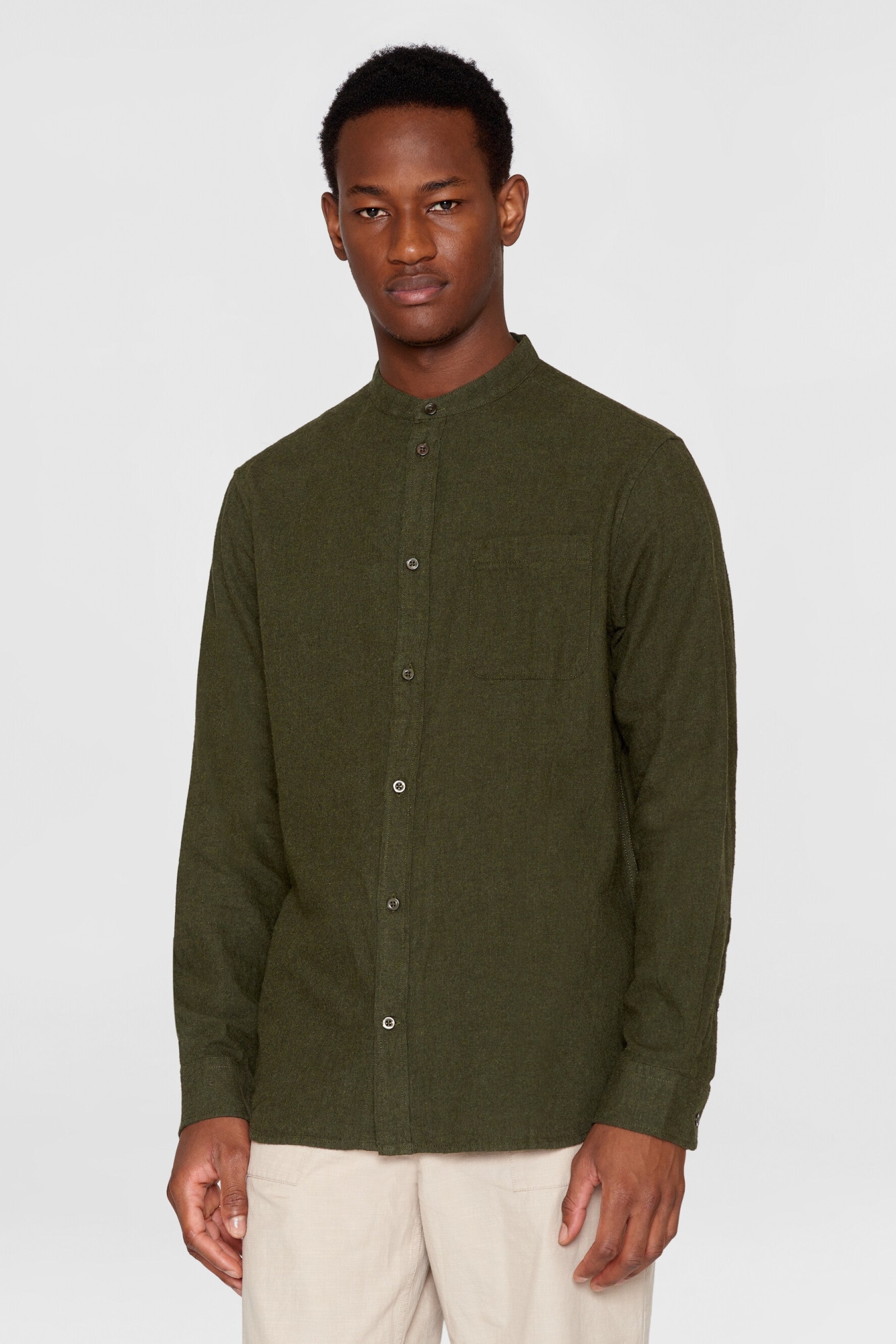 KnowledgeCotton Apparel Herren vegan Hemd Stehkragen Regular Melange Forrest Night Green