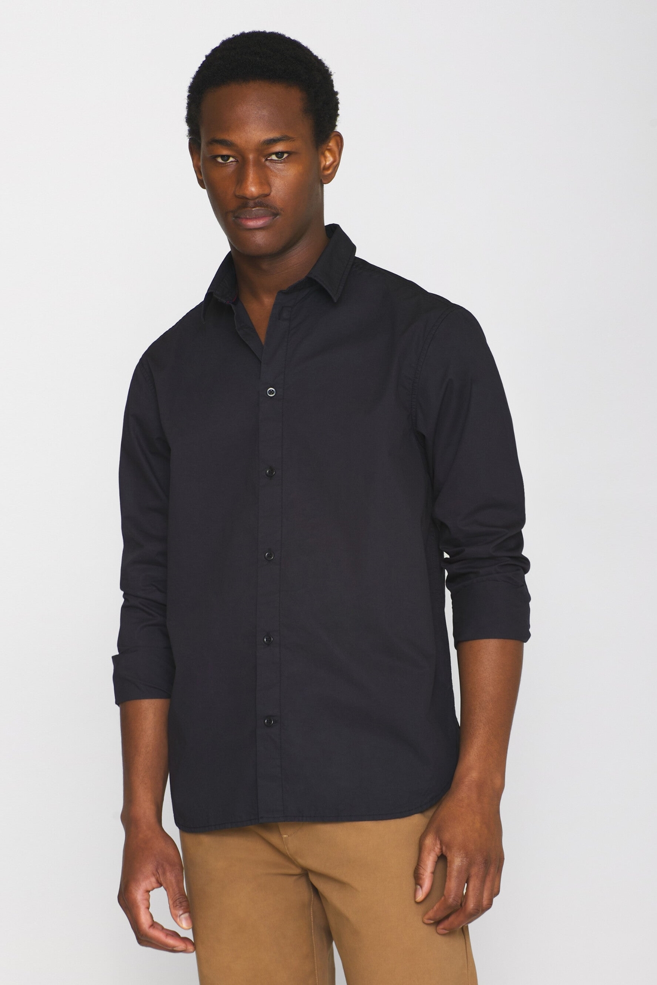 KnowledgeCotton Apparel Herren vegan Hemd Alf Regular Knusprig Schwarz Jet