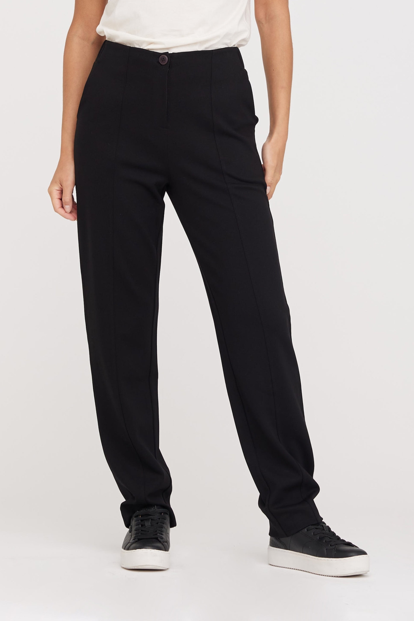 LAURIE Damen vegan Hose Relaxed Diana Mittellang Schwarz