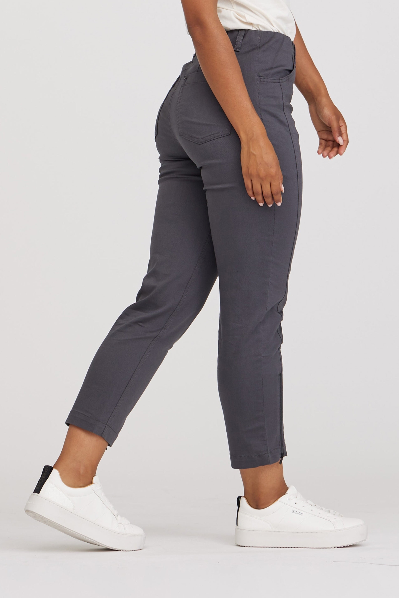 LAURIE Damen vegan Hose Piper Regular Crop Anthrazit