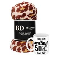 Bellatio Cadeau verjaardag 50 jaar/ Sarah vrouw - Fleece plaid/deken panter print met Awesome 50 year mok