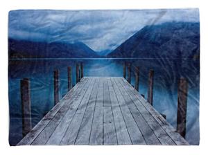 Sinus Art Handtücher »Handtuch Strandhandtuch Saunatuch Kuscheldecke mit Fotomotiv Bergsee Steg Natur« (1-St), Handtuch