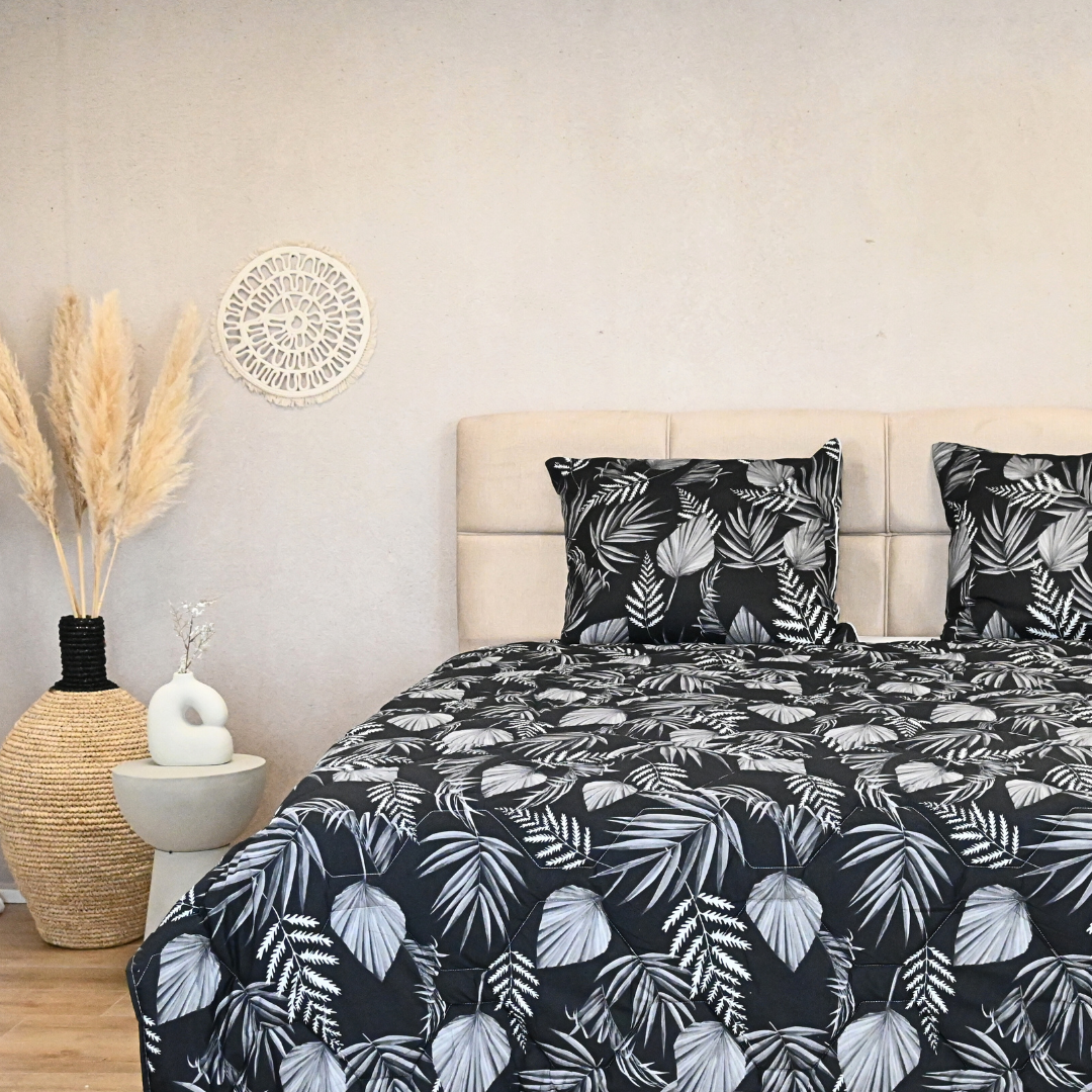 HappyBed Black leaves | 260x220 - Wasbaar dekbed zonder overtrek - Bedrukt dekbed zonder hoes