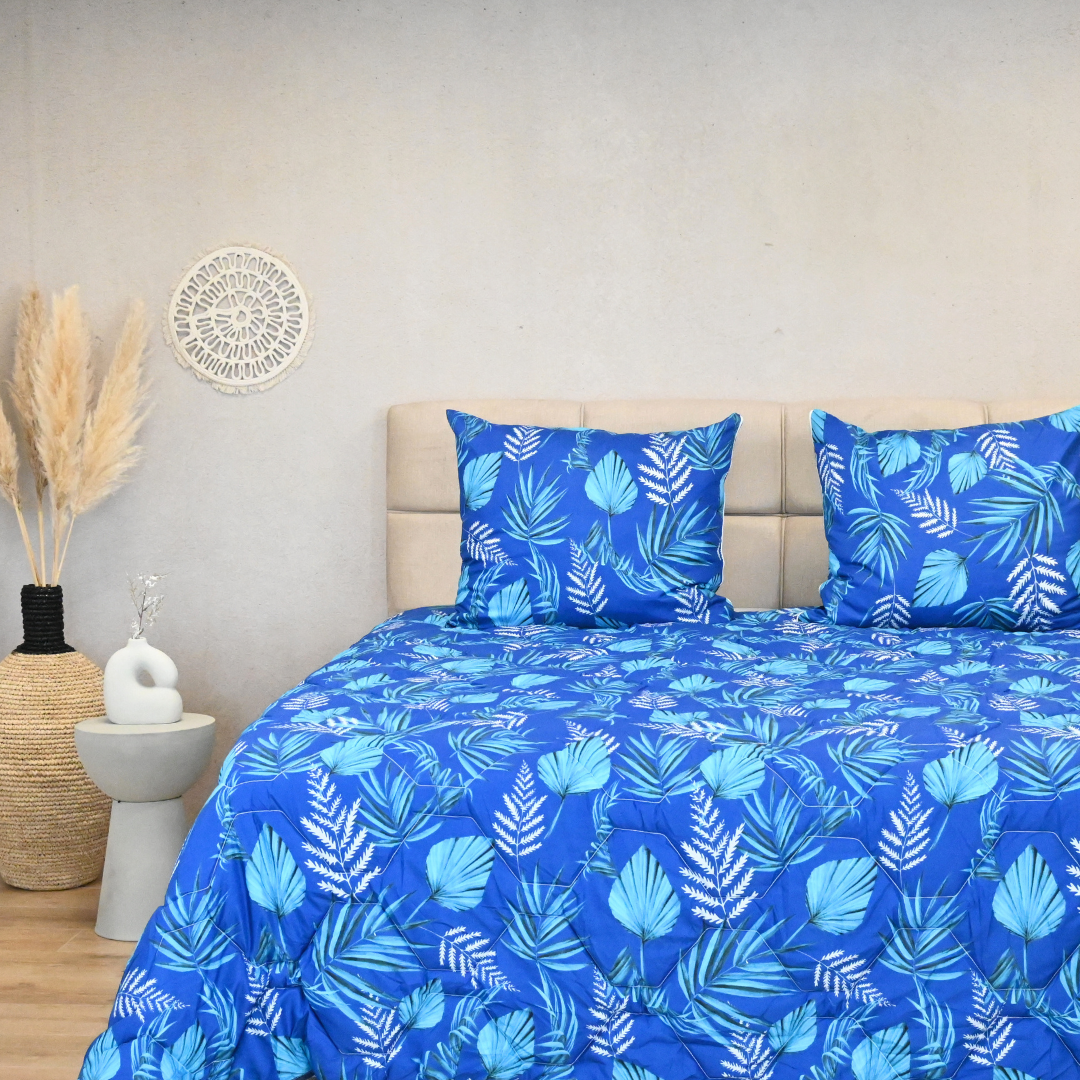 HappyBed Blue leaves | 260x220 - Wasbaar dekbed zonder overtrek - Bedrukt dekbed zonder hoes