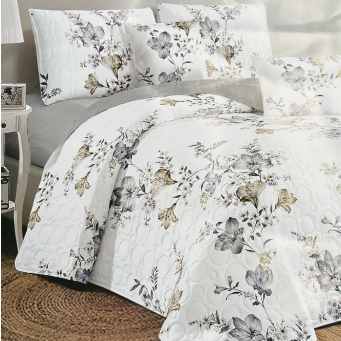 Clayre&Eef Bedsprei / Quilt Charlotte 180 x 250 cm incl. 1 kussensloop