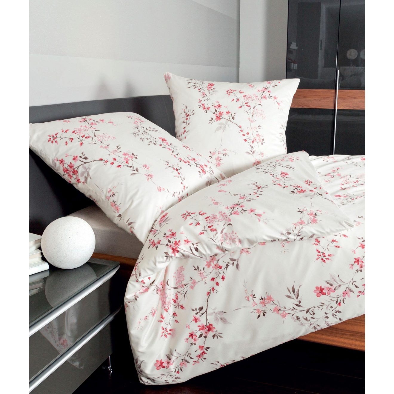 Janine Overtrekset Woke met grote wilde bloemen (2-delig)
