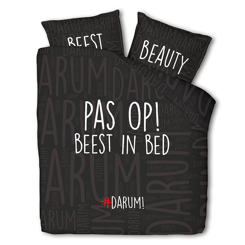 #DARUM! Dekbedovertrek  Beest In Bed 200x200 Cm Tweepersoons (200x200 Cm) Zwart Polyesterkatoen Tekst  - Overtrek - 200x200 Cm - 