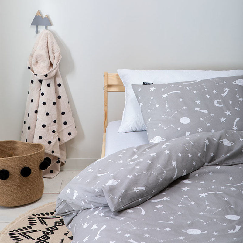 Fresh and Co Kids Kinderdekbedovertrek Universe 100x135 Cm Wit & Grijs Sterren  - Jongens & Meisjes & Kids - 100x135 Cm (Junior) - Fresh And Co - 