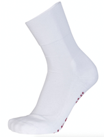 Falke Socken "Run", geformte Fußspitze, verstärkte Belastungszonen, für Herren, weiß