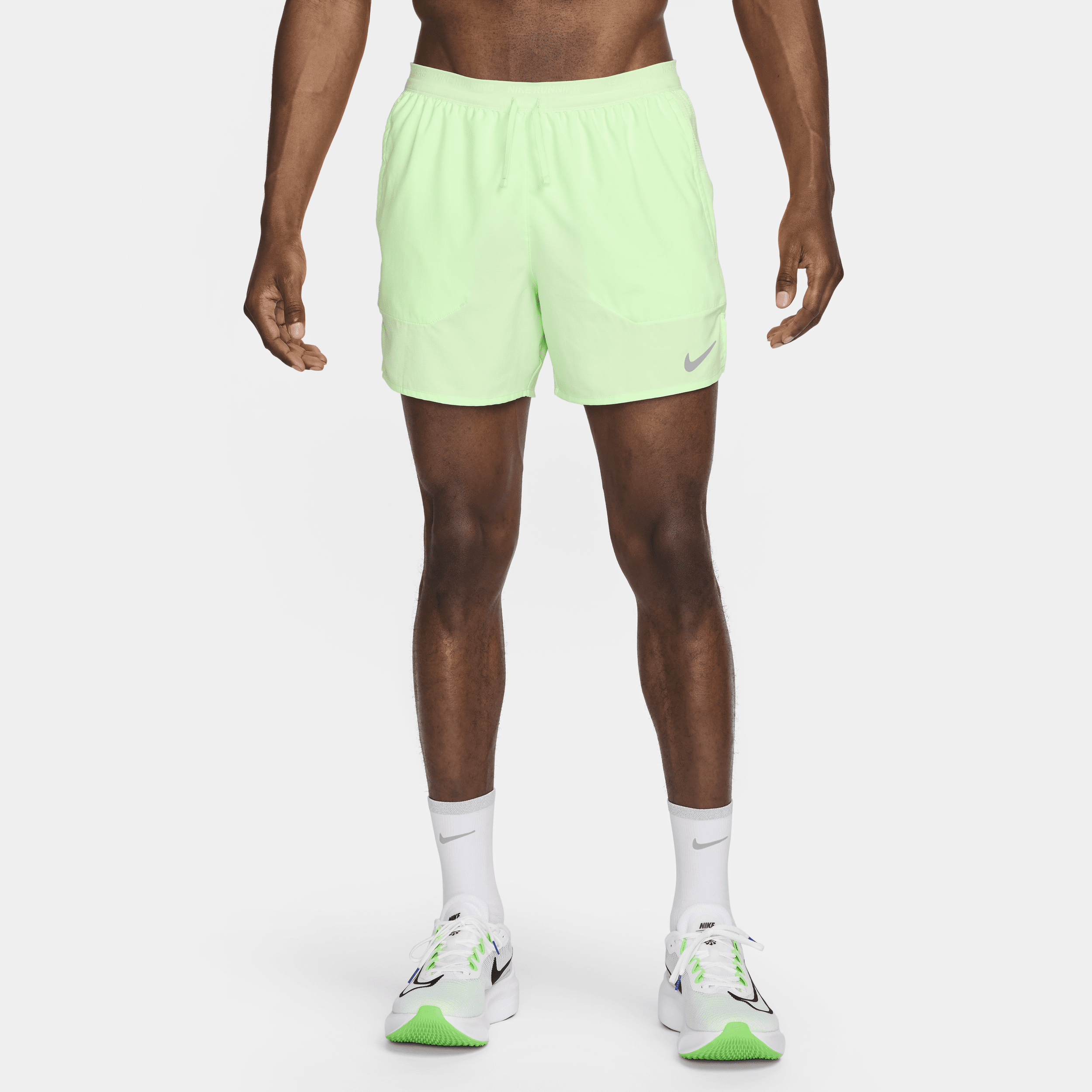 Nike Stride Dri-FIT hardloopshorts met binnenbroek voor heren (13 cm) - Groen