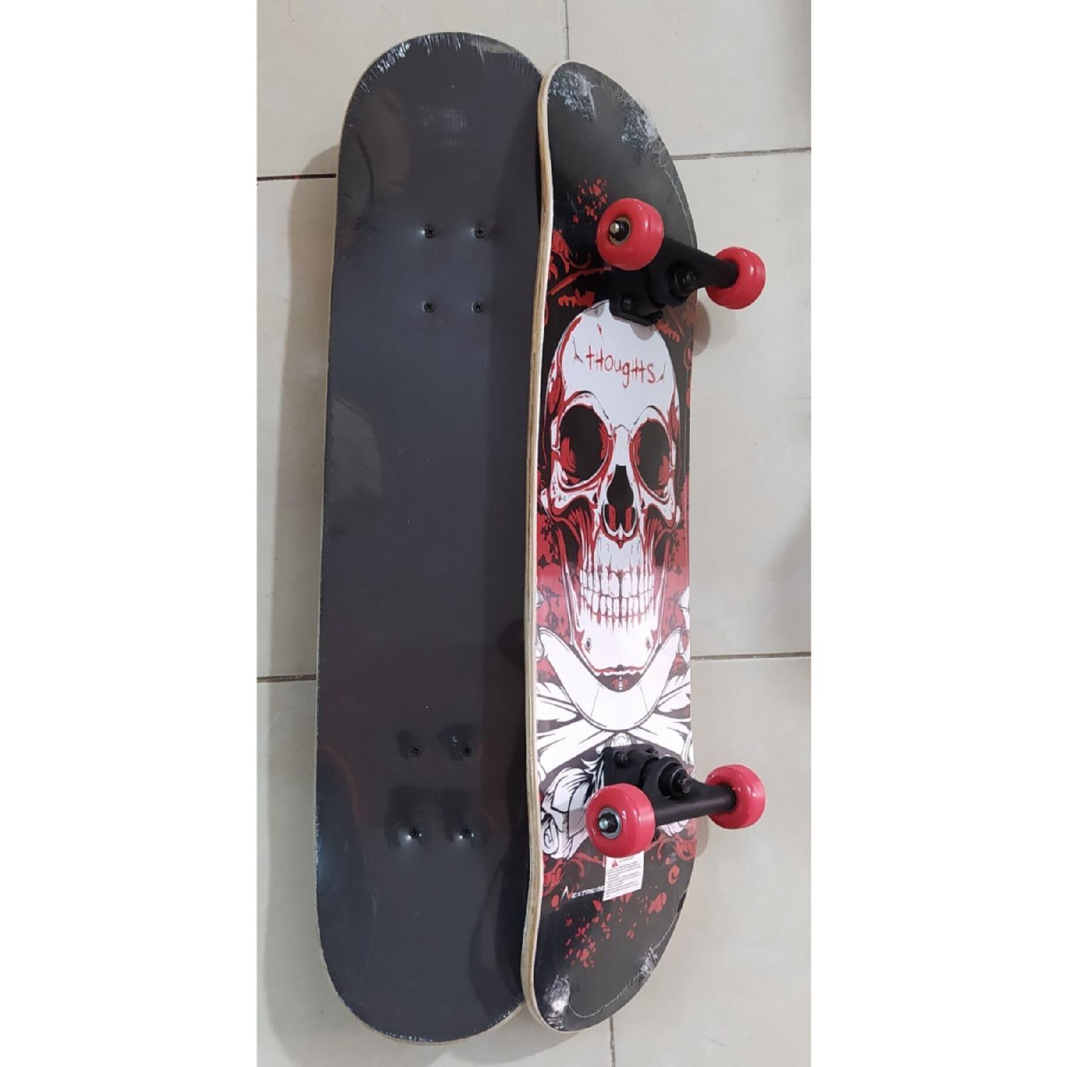 Palmiye istanbul Groot formaat skateboardskelet geschilderd en geschuurd