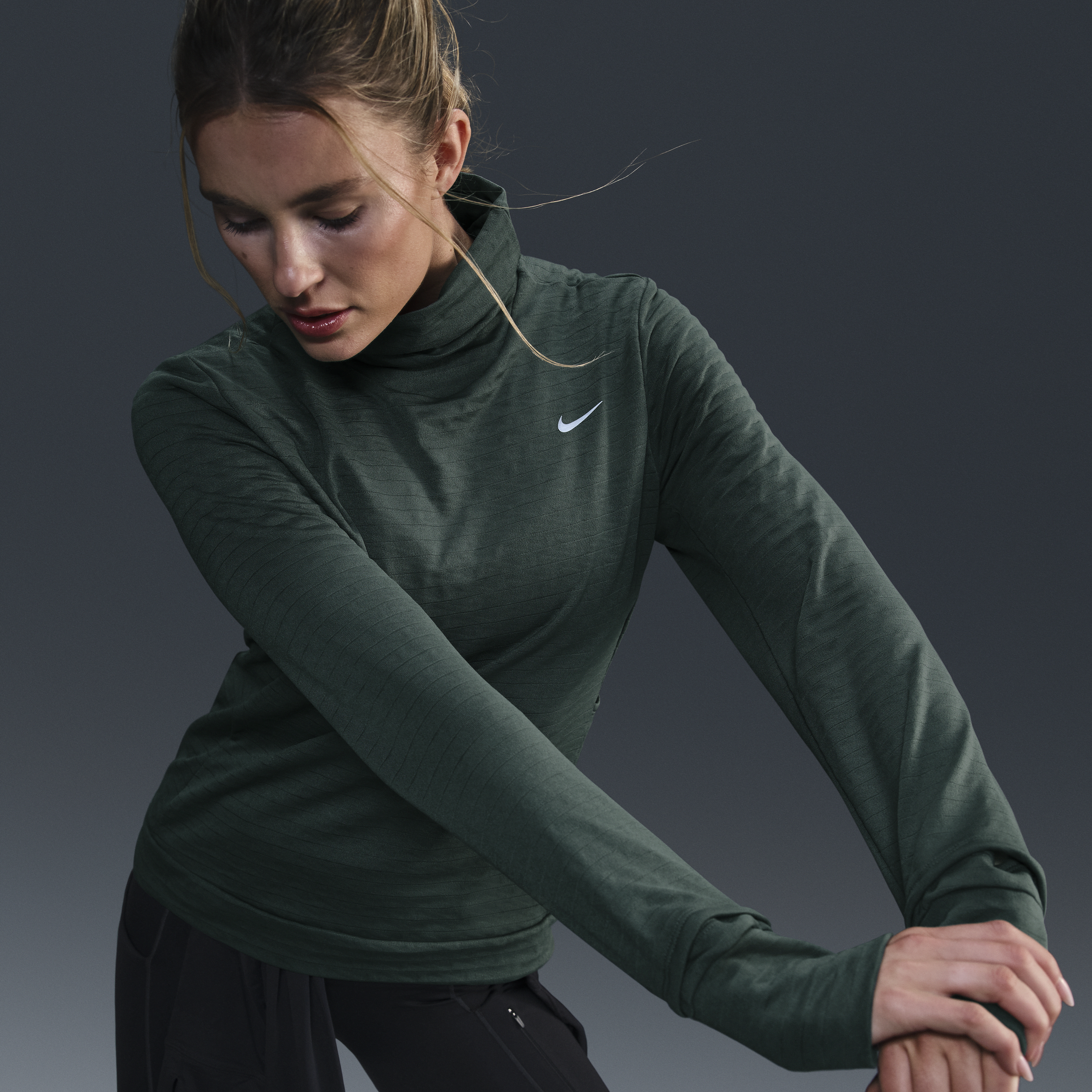 Nike Therma-FIT Swift Element hardlooptop met col voor dames - Groen