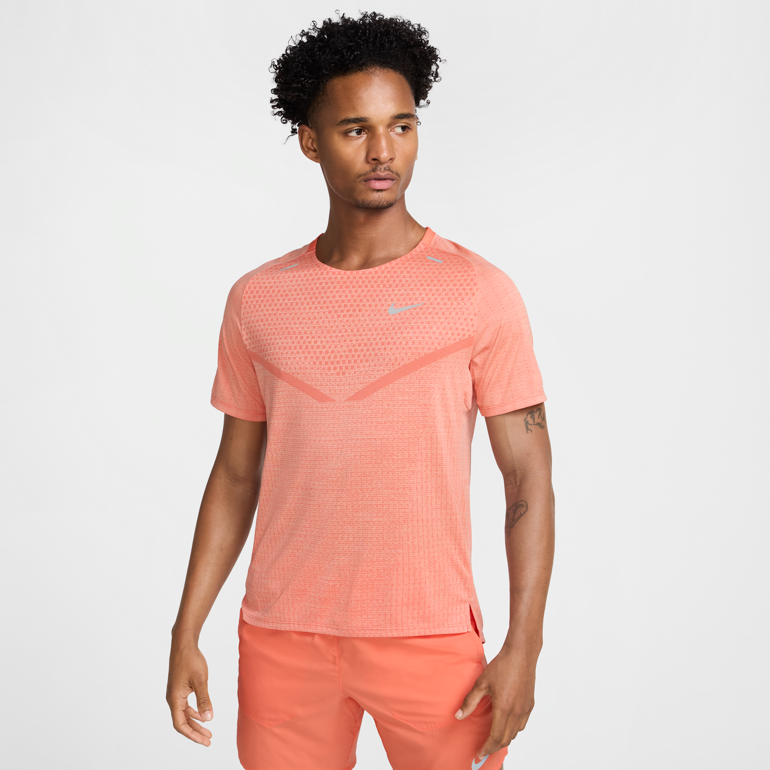 Nike TechKnit Dri-FIT ADV hardlooptop met korte mouwen voor heren - Roze