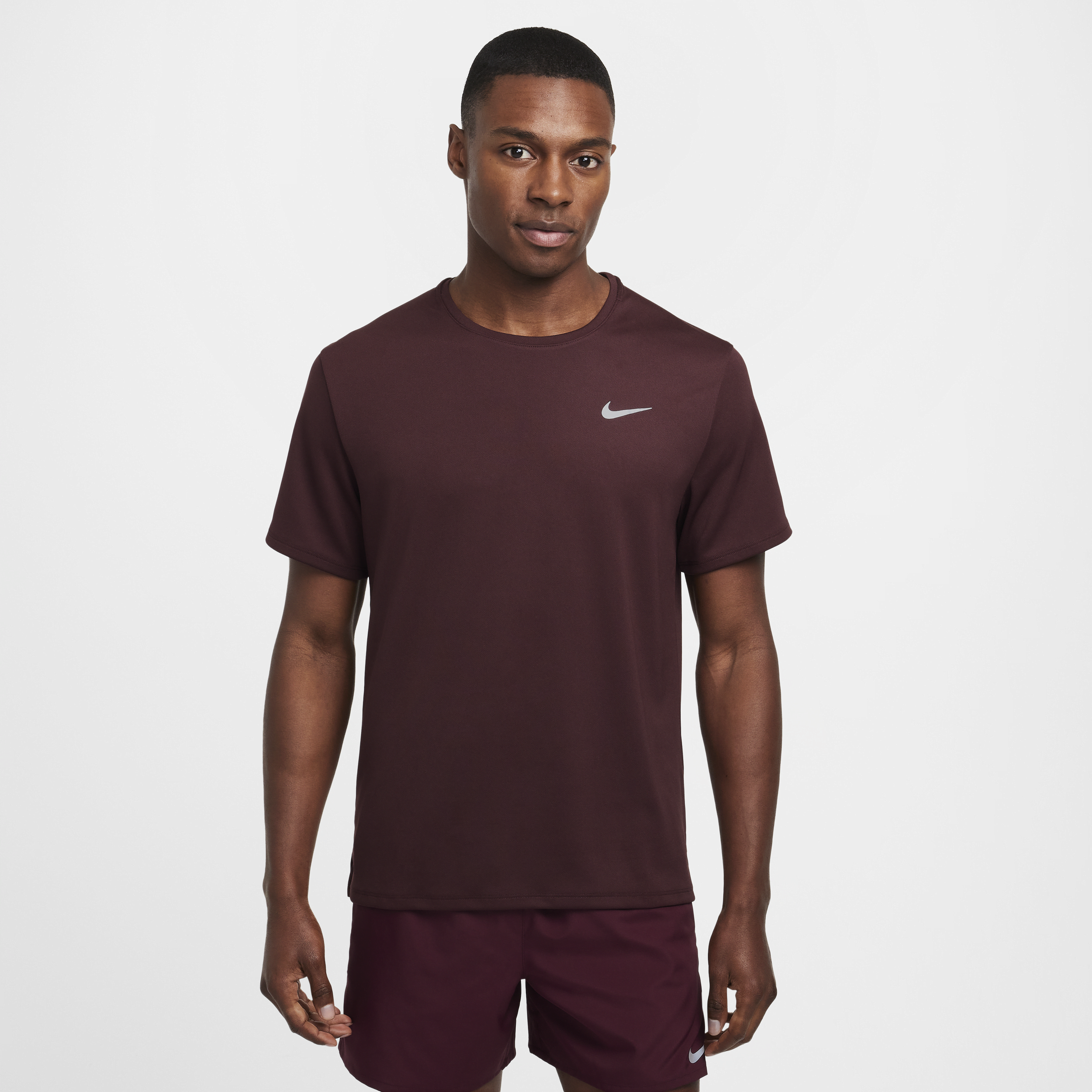 Nike Miler UV hardlooptop met korte mouwen en Dri-FIT voor heren - Rood