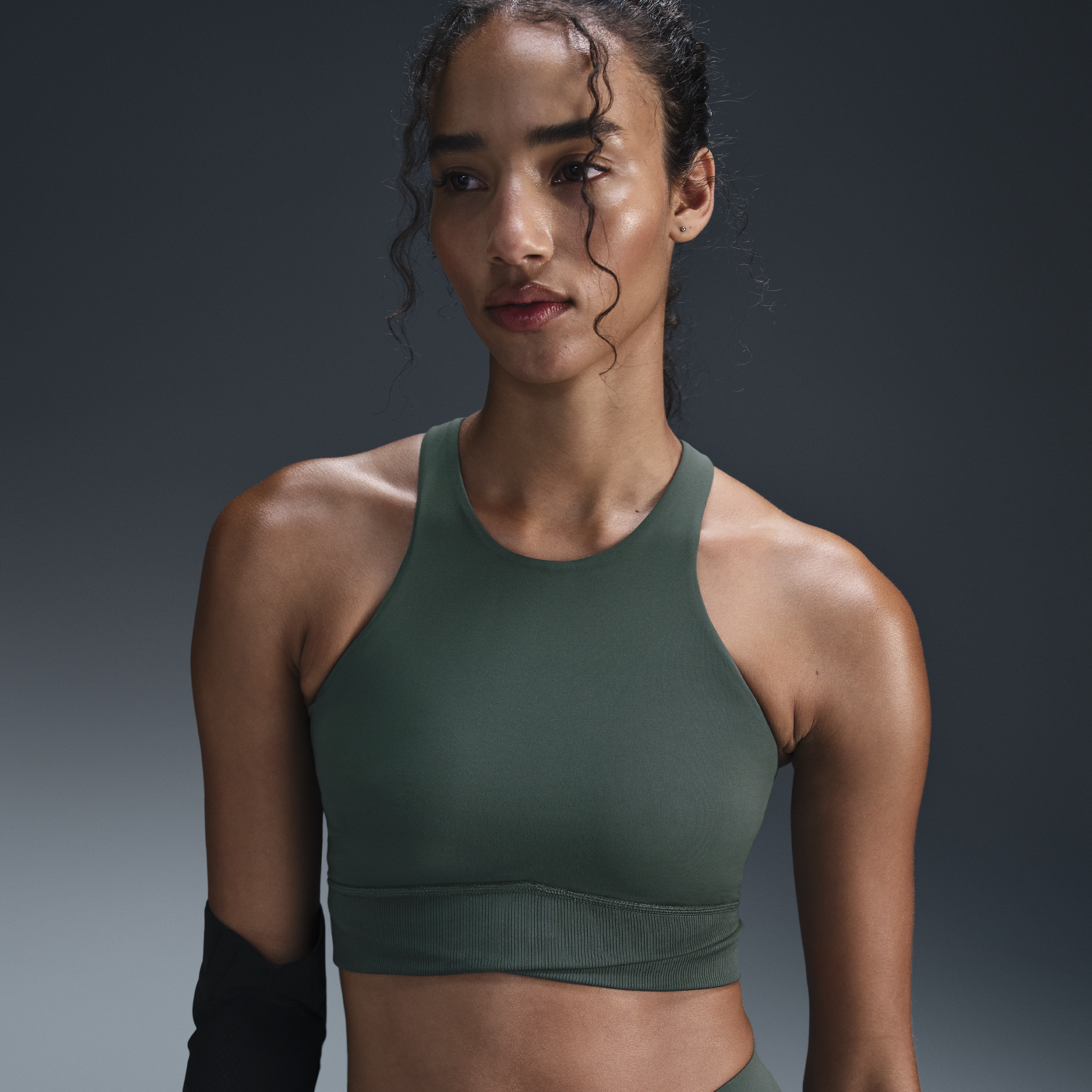 Nike One Twist licht gevoerde sport-bh met lichte ondersteuning en hoge hals - Groen