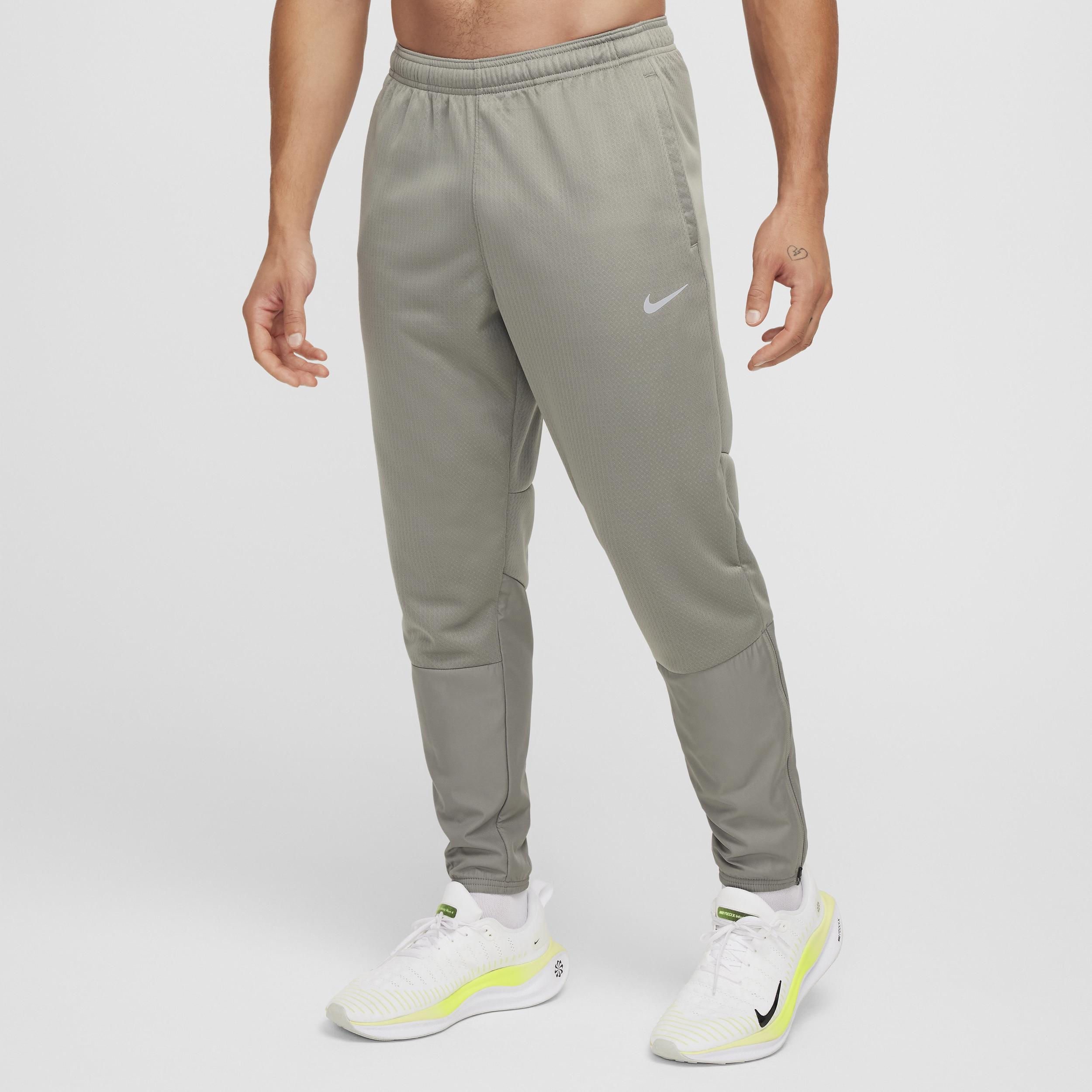 Nike Sphere Challenger Therma-FIT waterafstotende hardloopbroek voor heren - Grijs