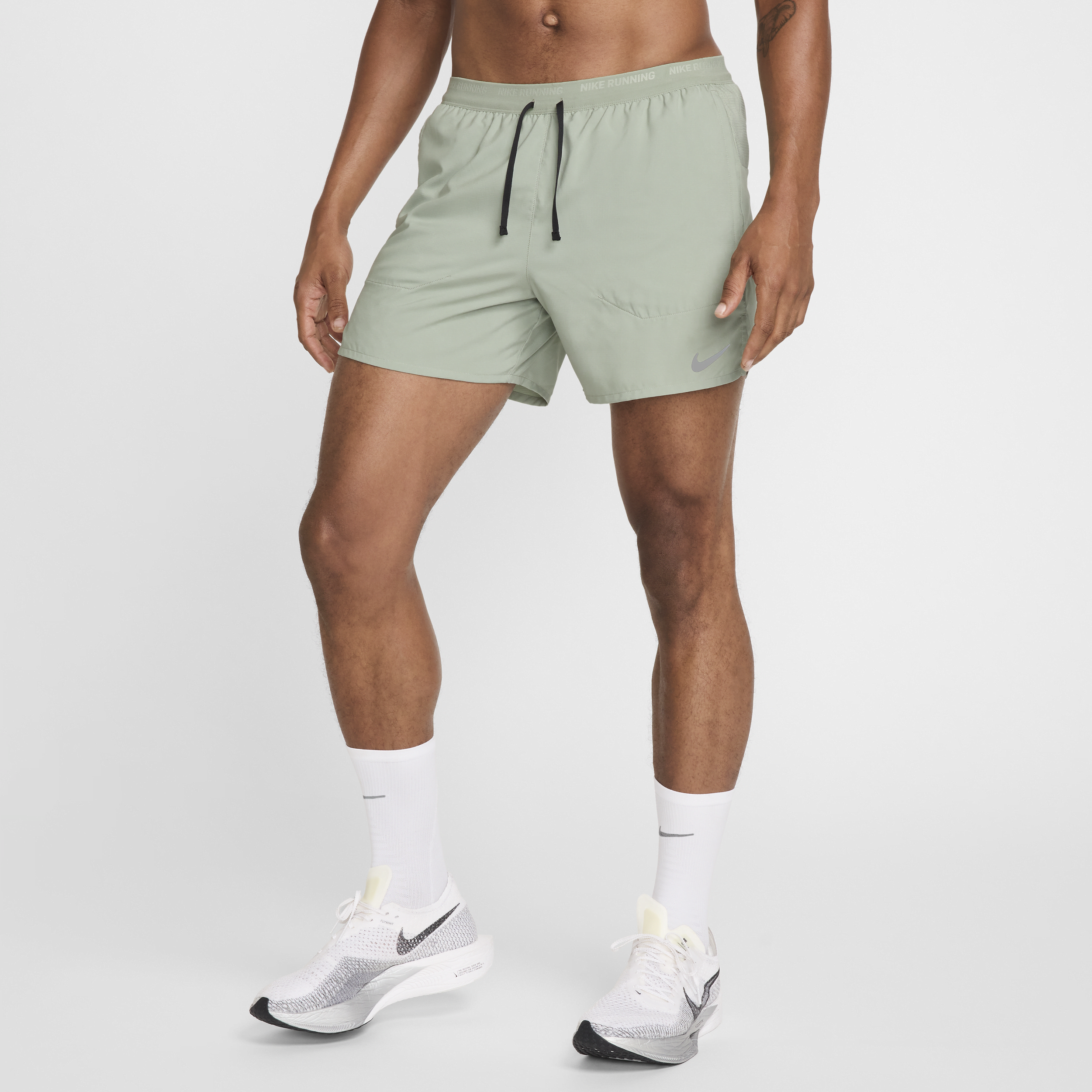 Nike Stride Dri-FIT hardloopshorts met binnenbroek voor heren (13 cm) - Groen