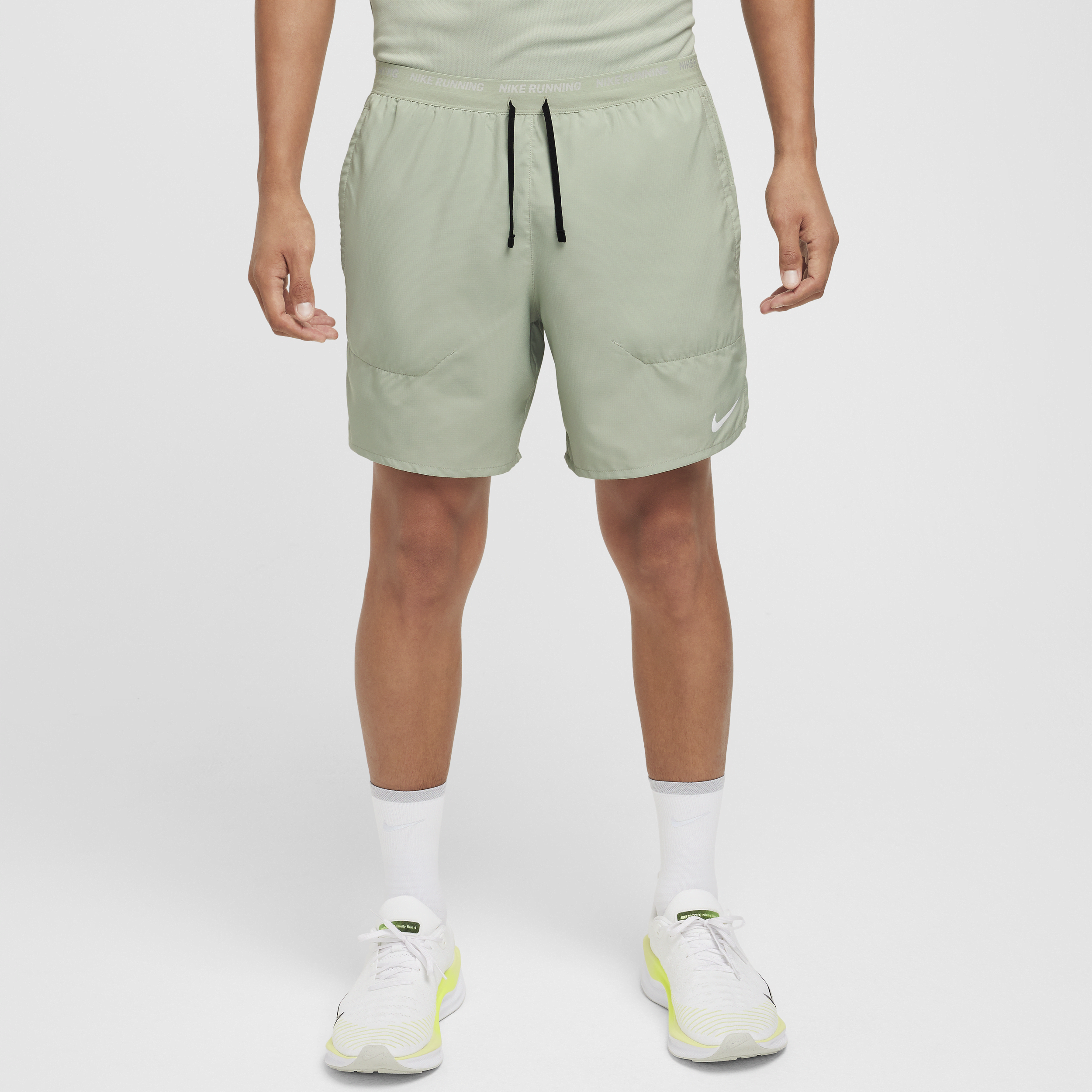 Nike Stride Dri-FIT hardloopshorts met binnenbroek voor heren (18 cm) - Groen