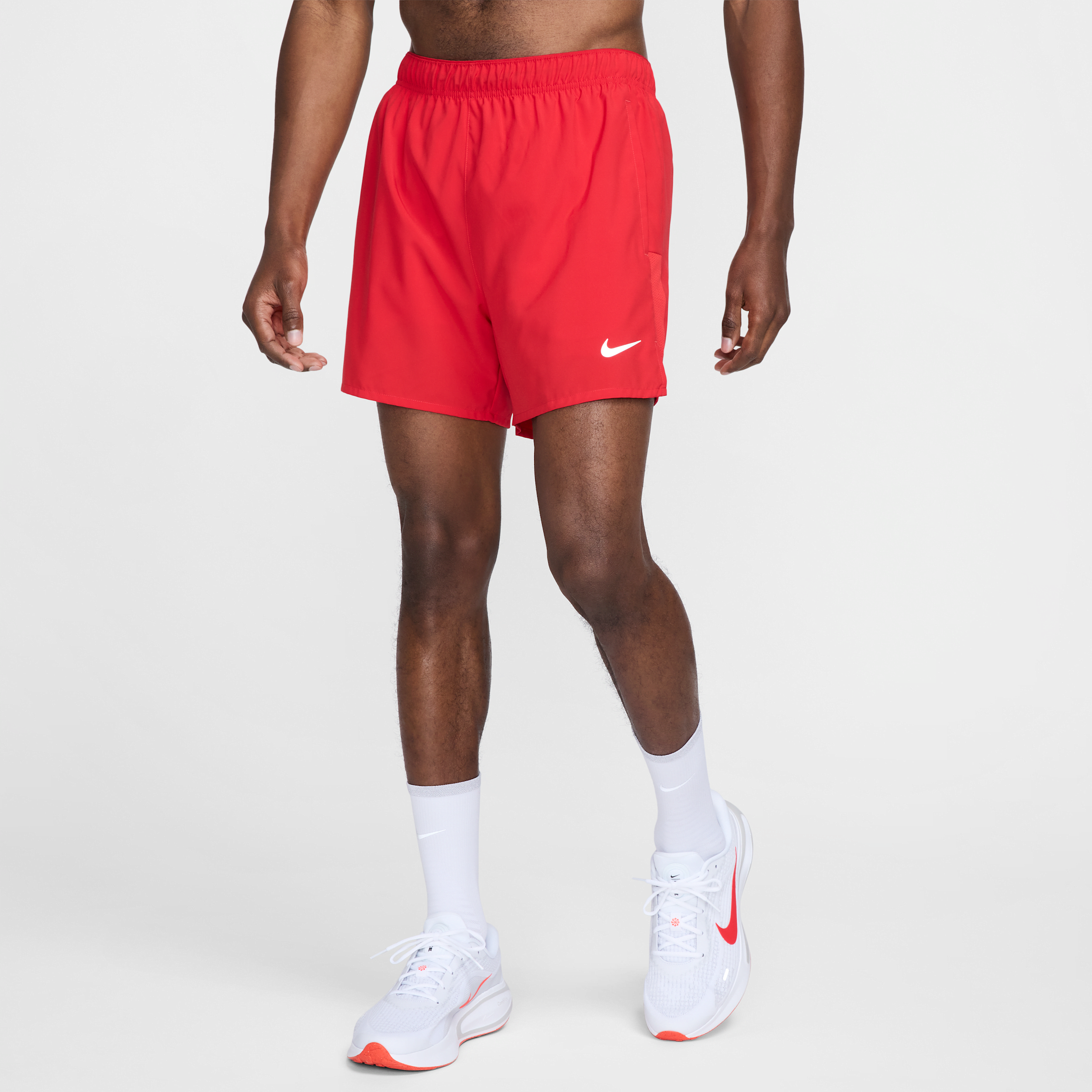 Nike Challenger multifunctionele 2-in-1 herenshorts met Dri-FIT (13 cm) - Rood