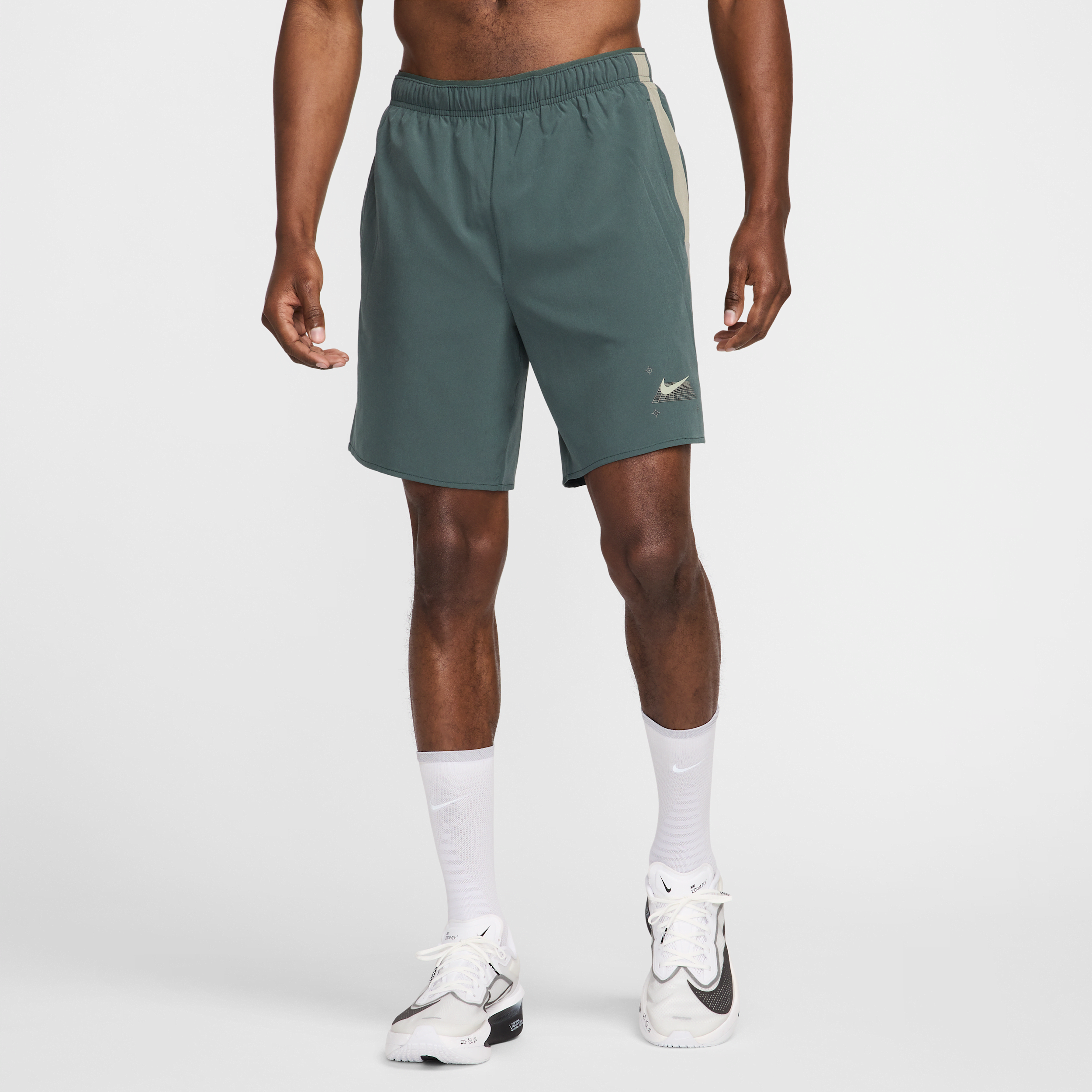 Nike Challenger herenshorts met binnenbroek (18 cm) - Groen