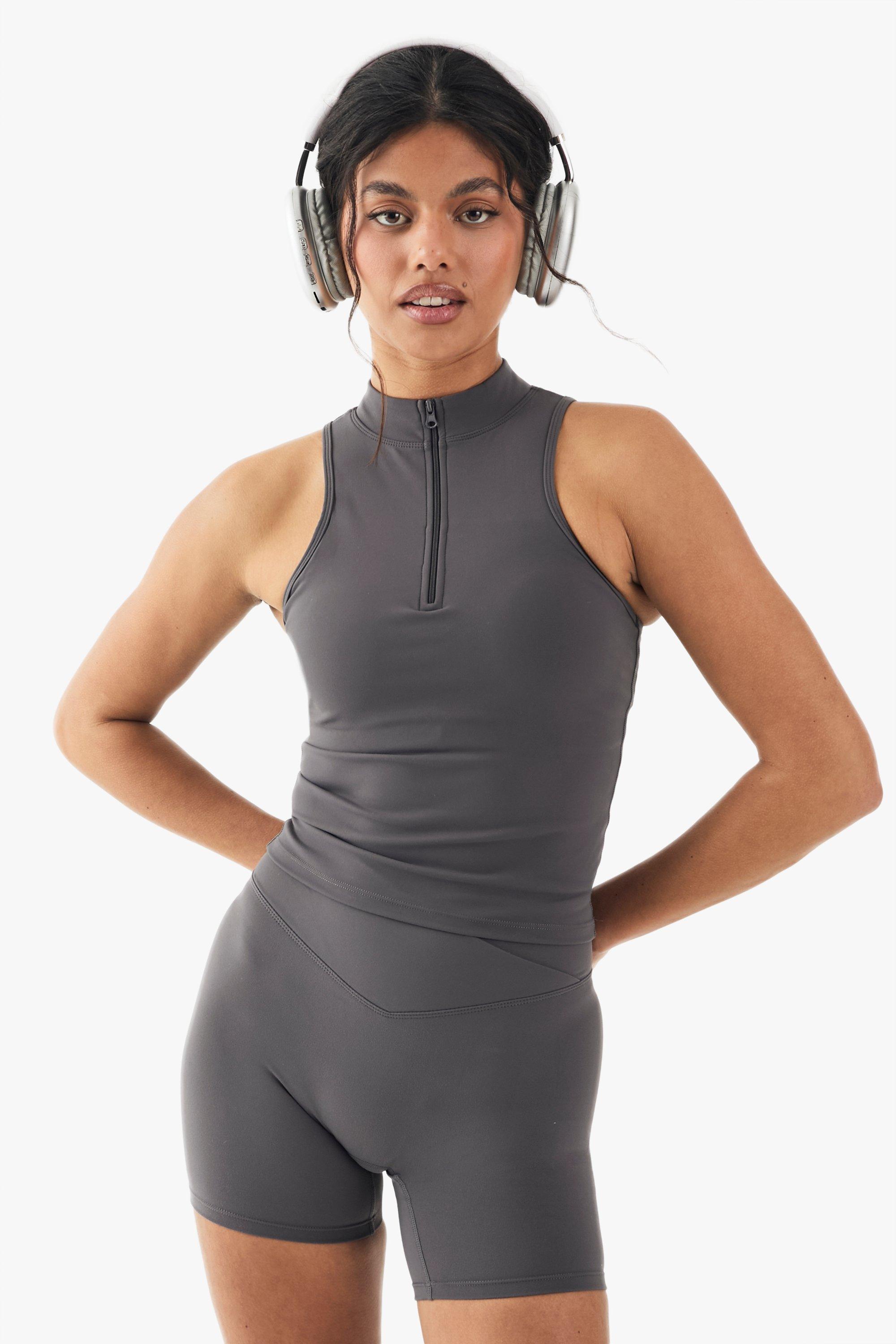 Boohoo Premium Sculpt Gewatteerde Sport Bh Met Rits En Racer Hals, Charcoal