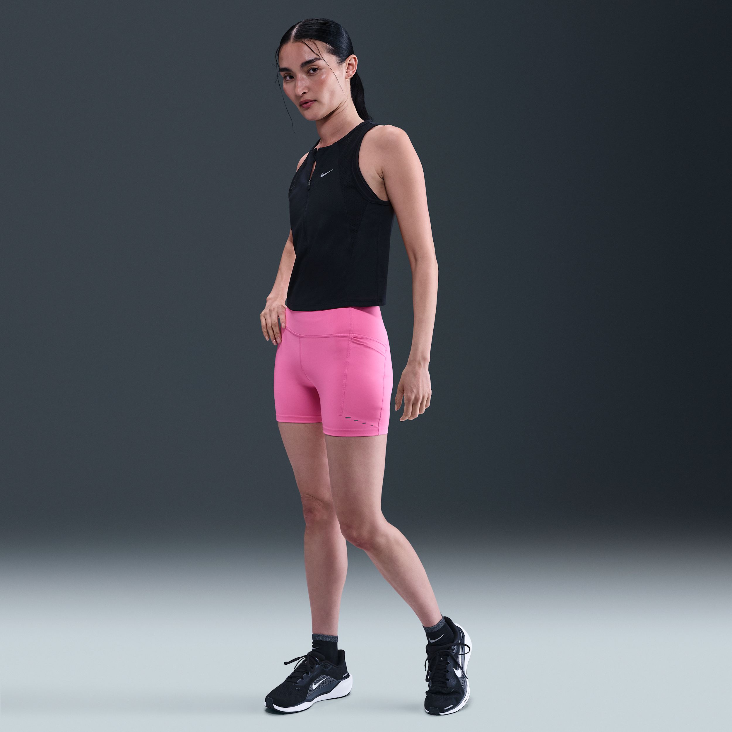 Nike Swift strakke hardloopshorts met binnenbroekje, hoge taille en zakken voor dames (10 cm) - Roze