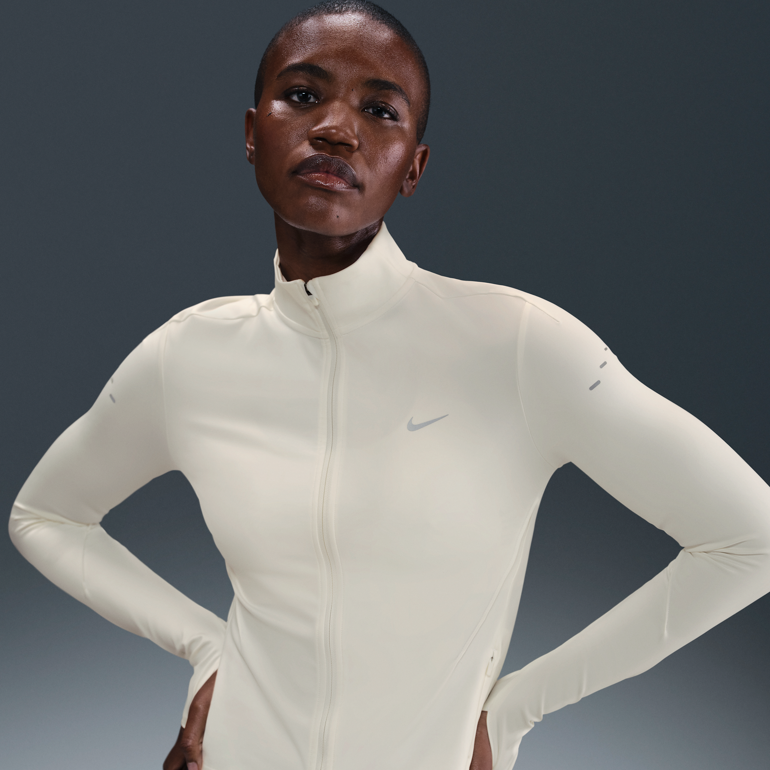 Nike Swift Dri-FIT tussenlaagtop voor hardlopen met volledige rits voor dames - Wit