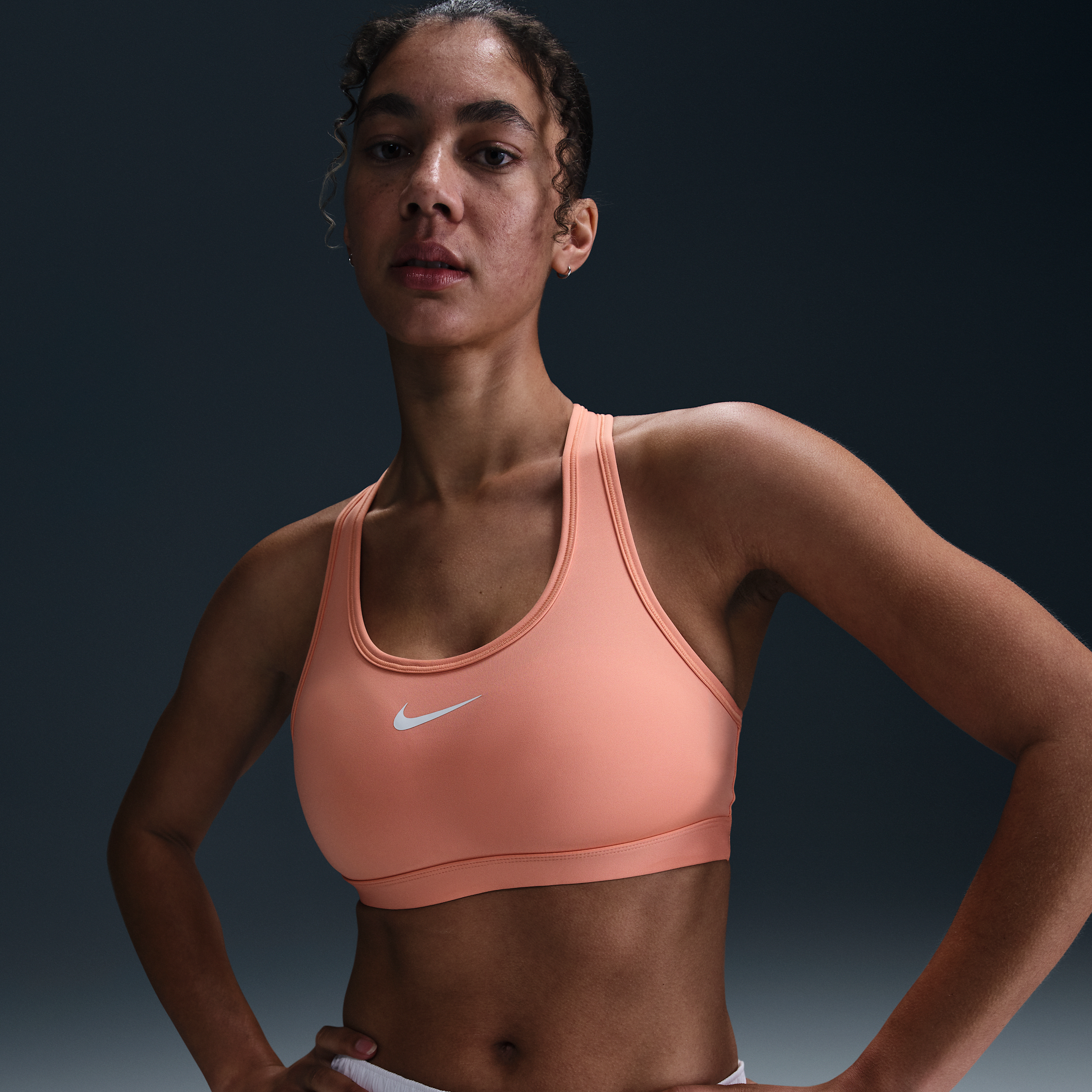 Nike Swoosh Medium Support padded sport-bh - Oranje