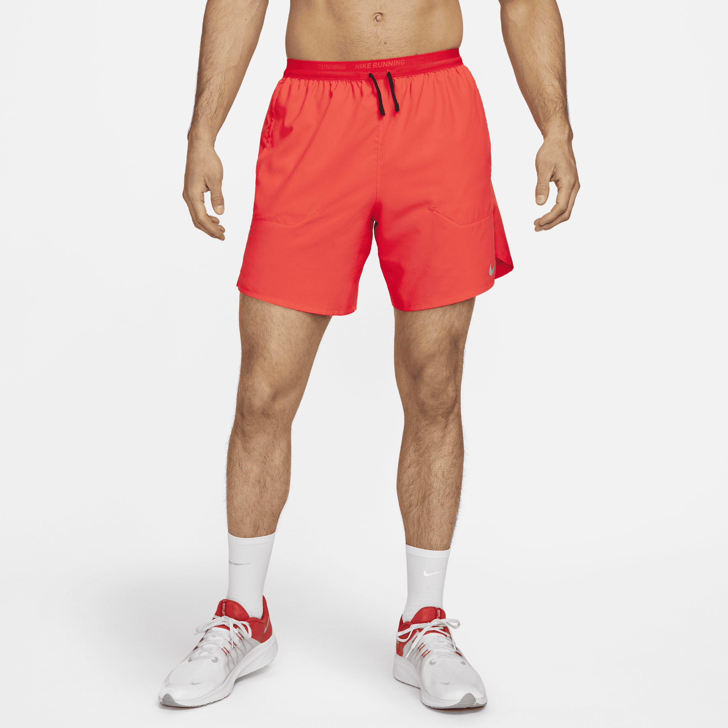 Nike Stride Dri-FIT hardloopshorts met binnenbroek voor heren (18 cm) - Rood
