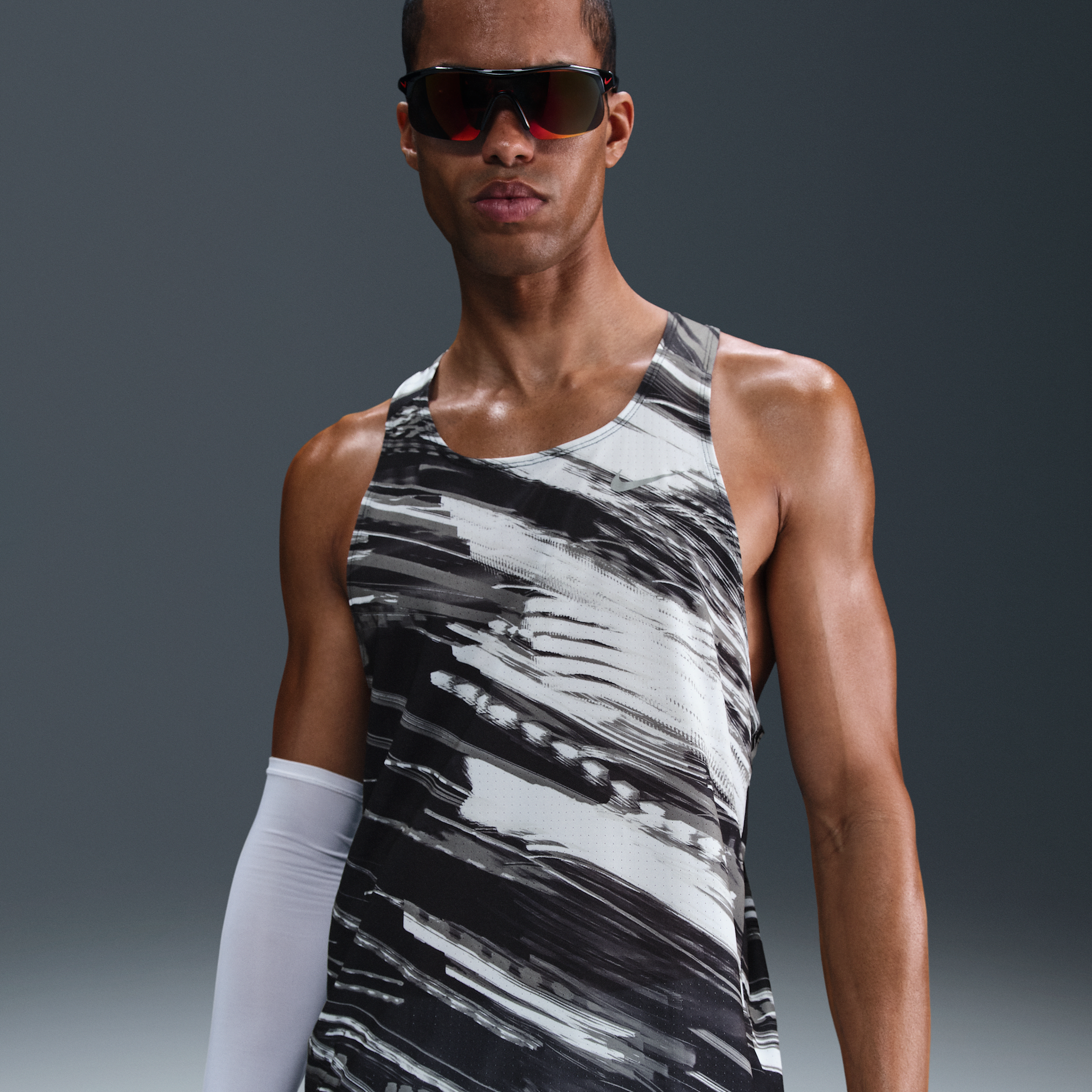 Nike Fast hardloopsinglet met Dri-FIT voor heren - Grijs