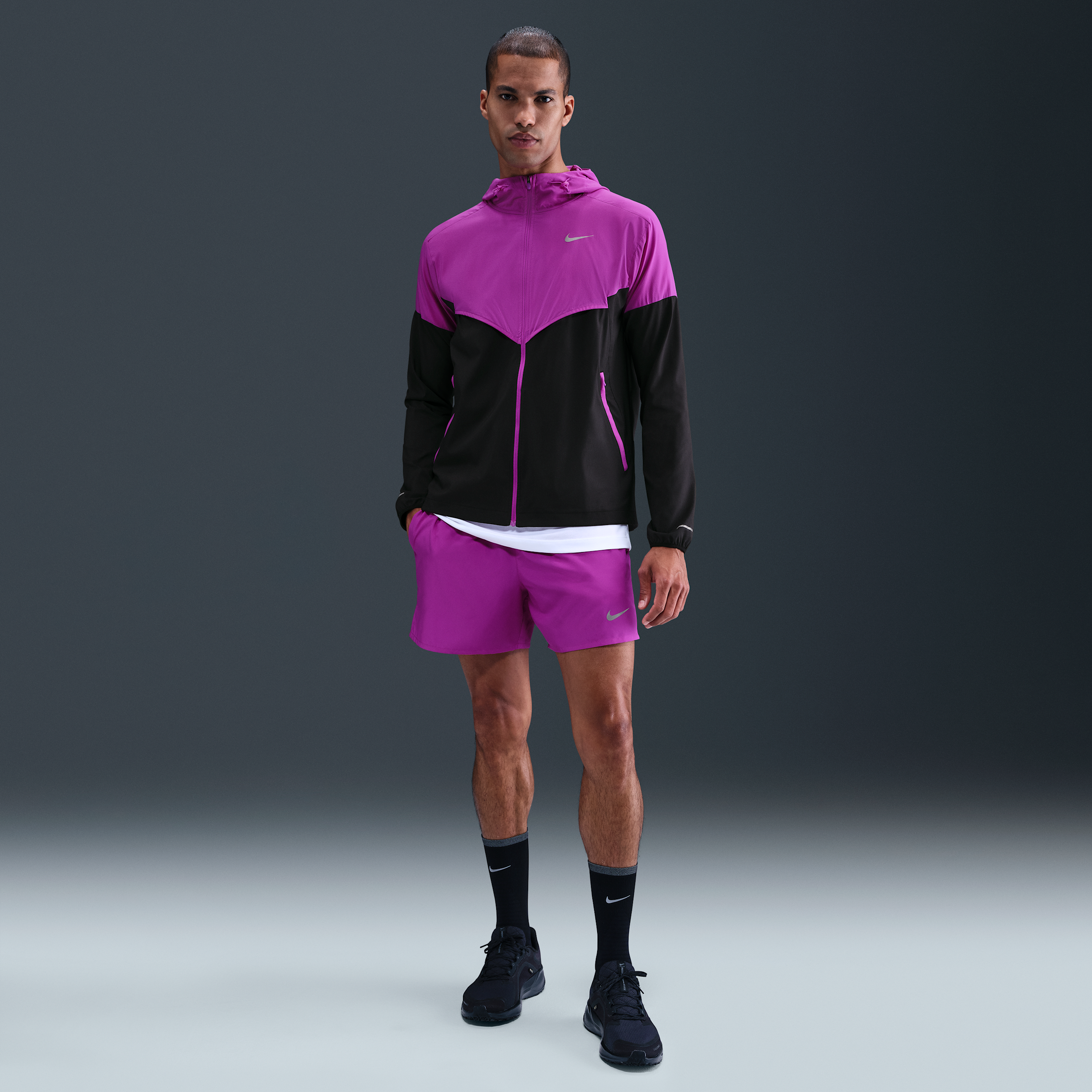 Nike Challenger multifunctionele 2-in-1 herenshorts met Dri-FIT (13 cm) - Paars