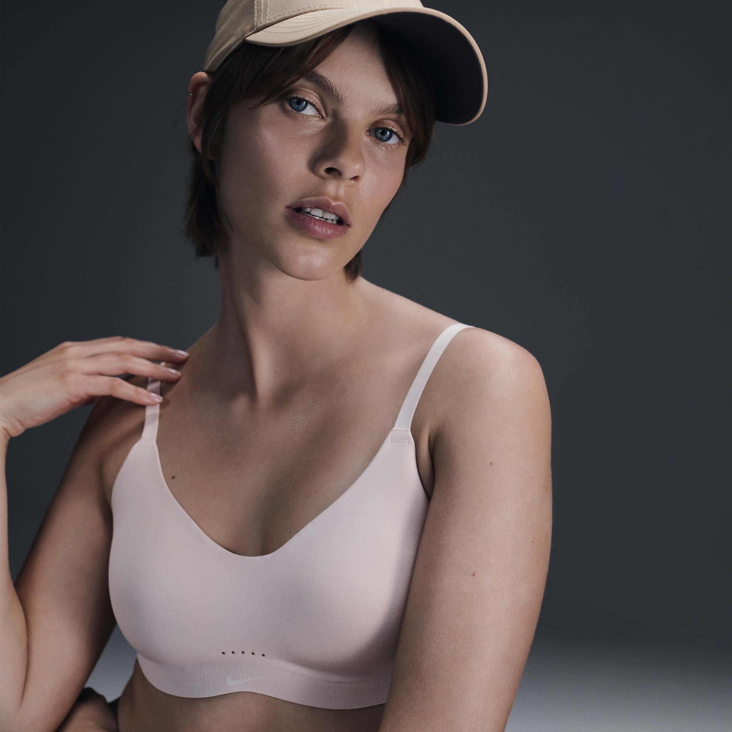 Nike Alate Minimalist aanpasbare padded sport-bh met lichte ondersteuning - Bruin