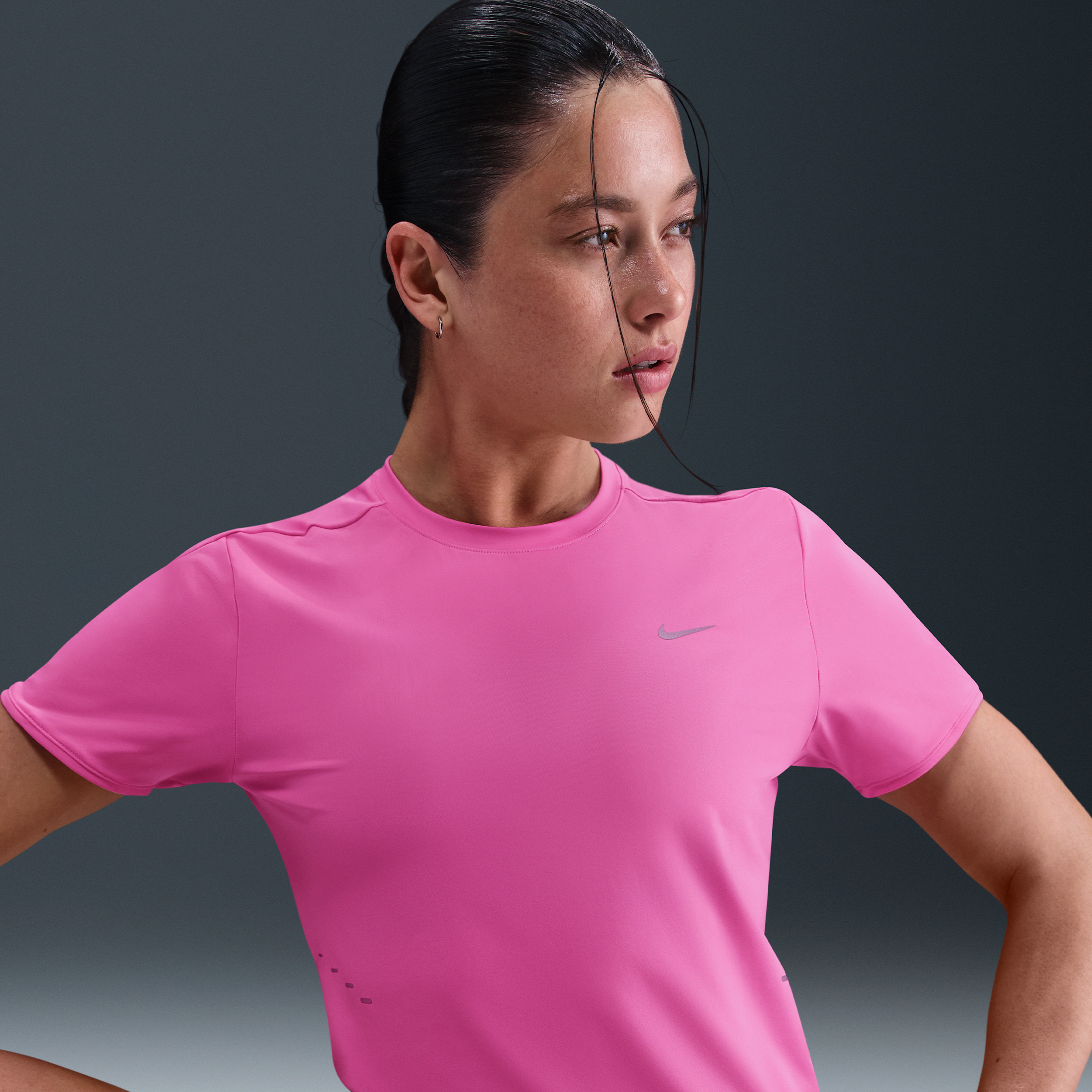 Nike Swift Dri-FIT hardlooptop met korte mouwen voor dames - Roze